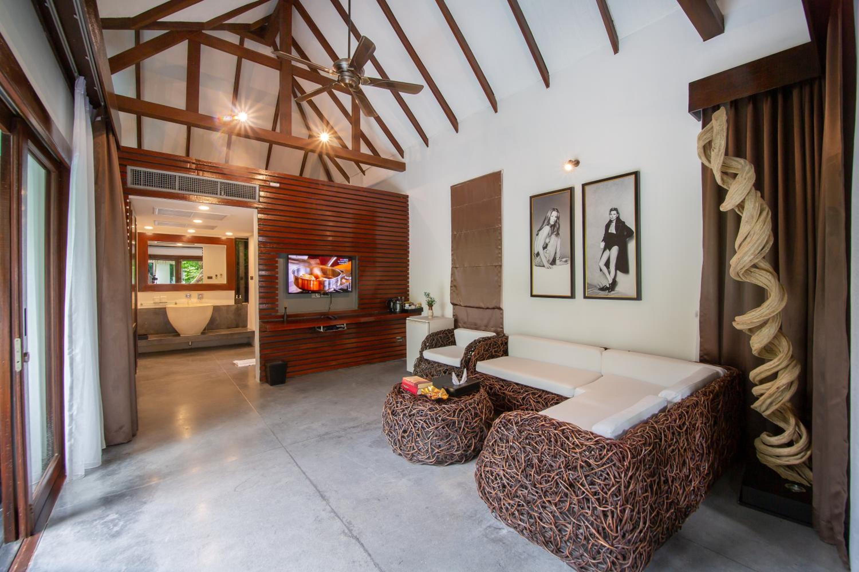 Tropical Pool Villa - Photo 15