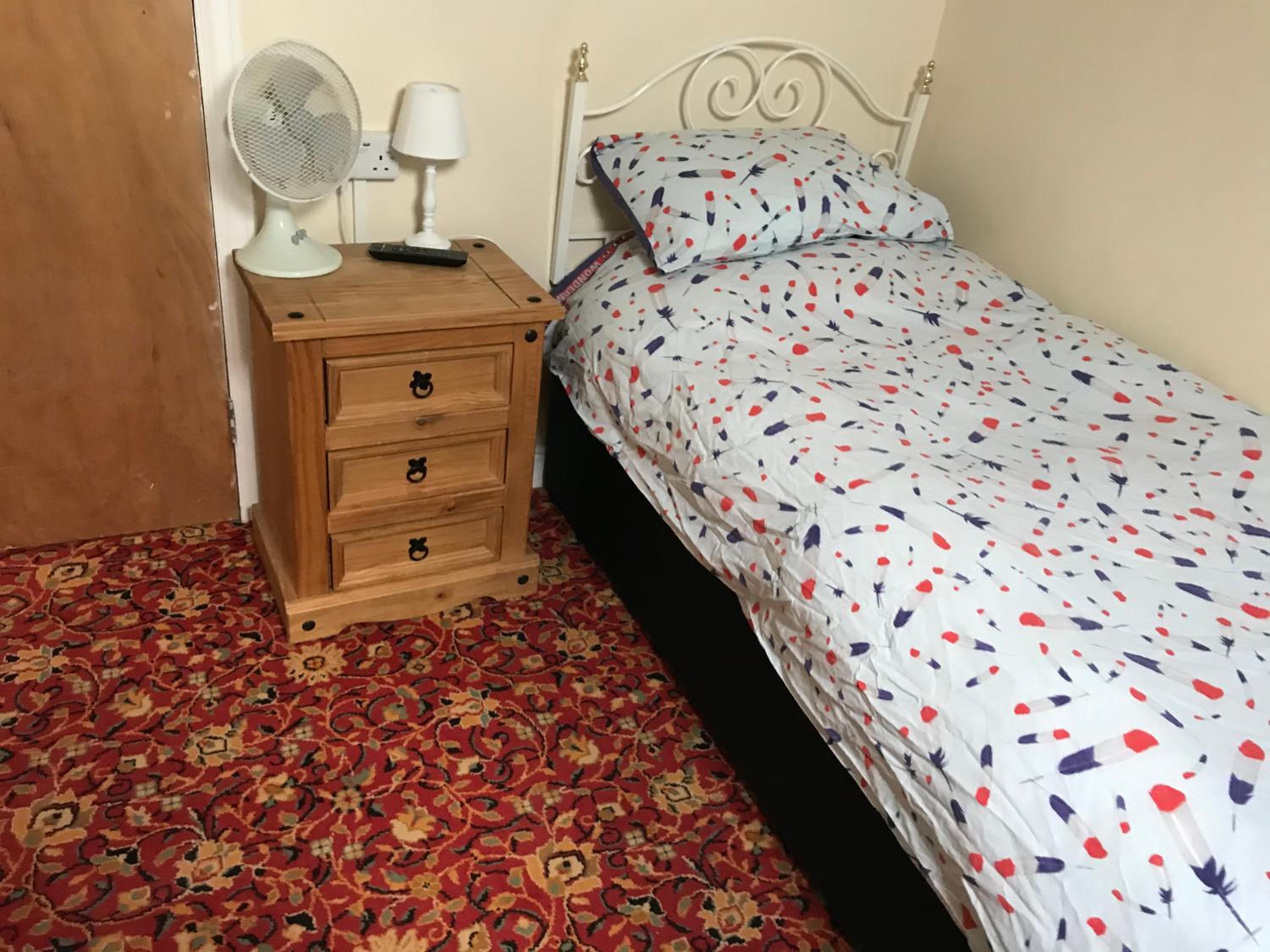 Twin Room with Shared Bathroom photo 1