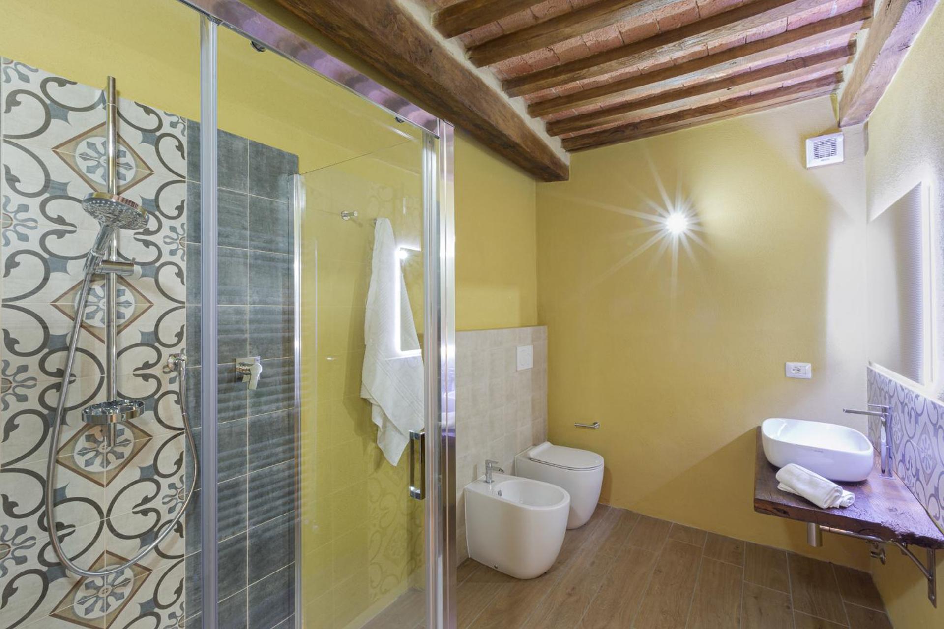 Large Double Room - Photo 2