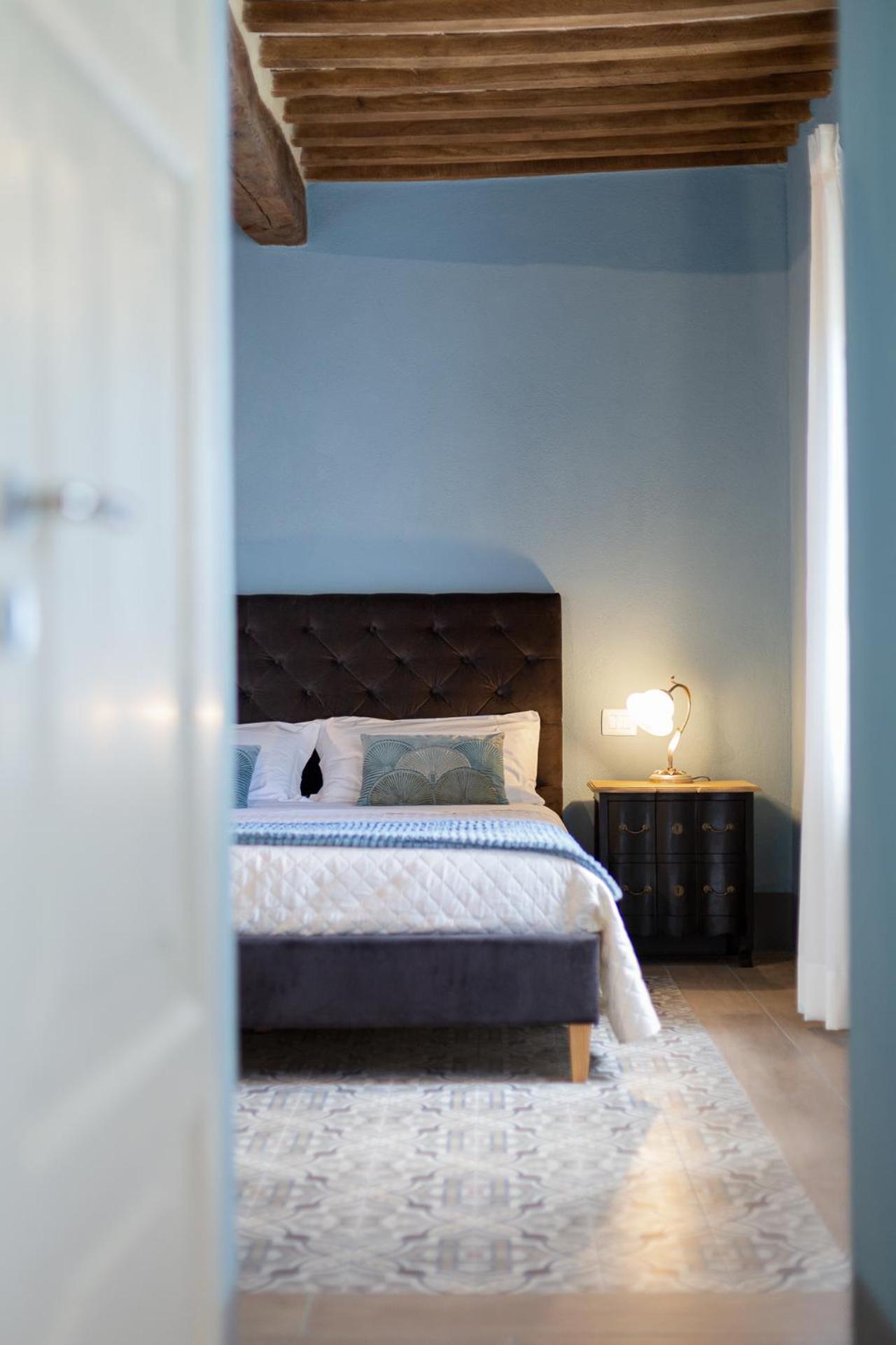 Large Double Room - Photo 1