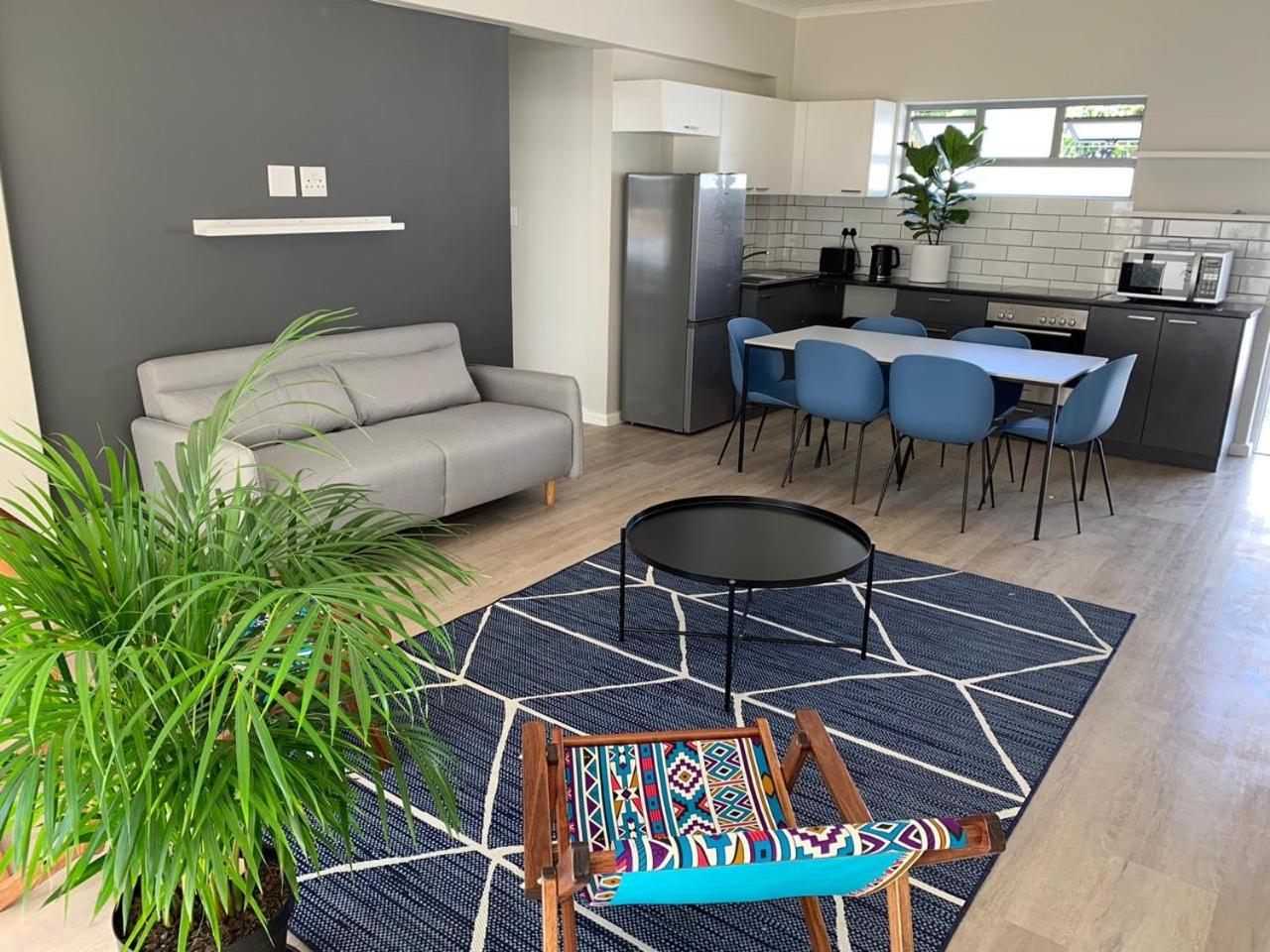 Family Room - Photo 8