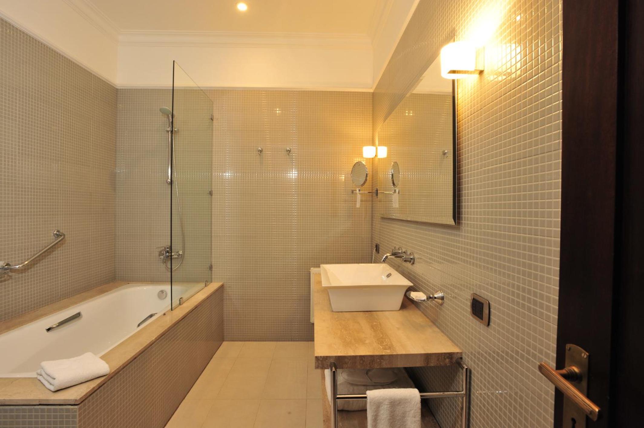 Premium Superior Room photo 3