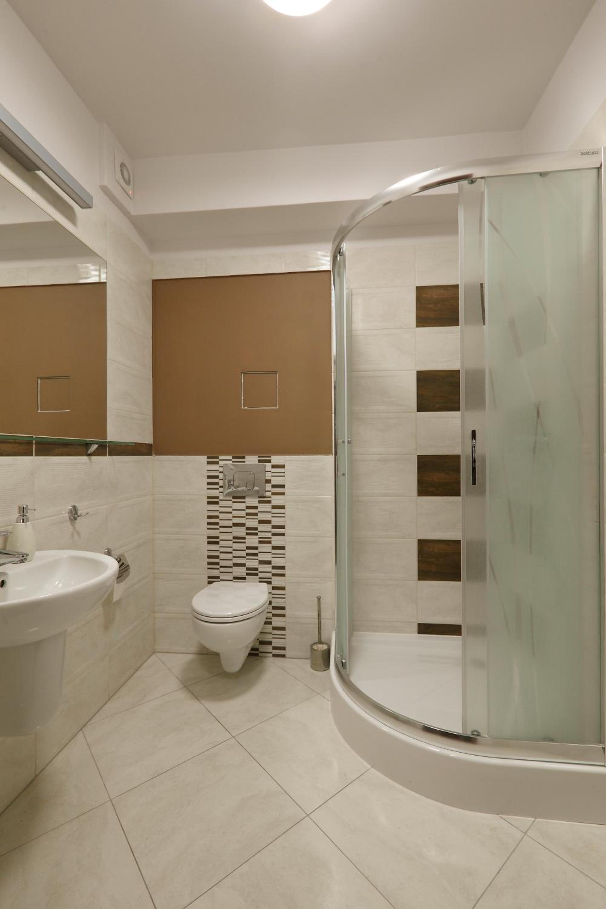 Triple Room with Private Bathroom - Photo 3