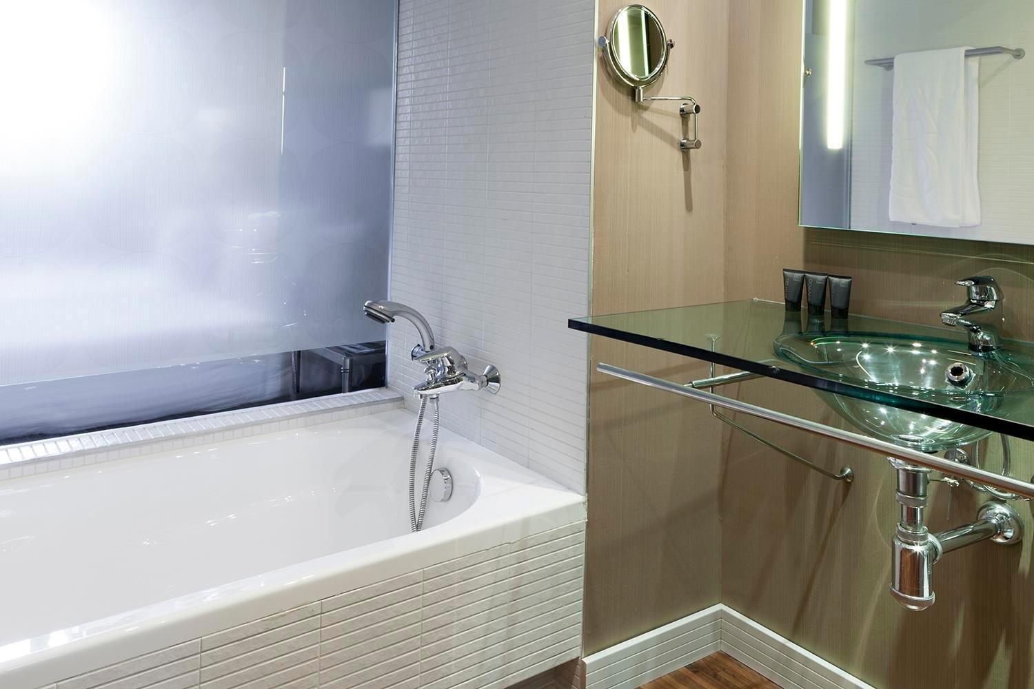 Deluxe Double or Twin Room - Photo 3