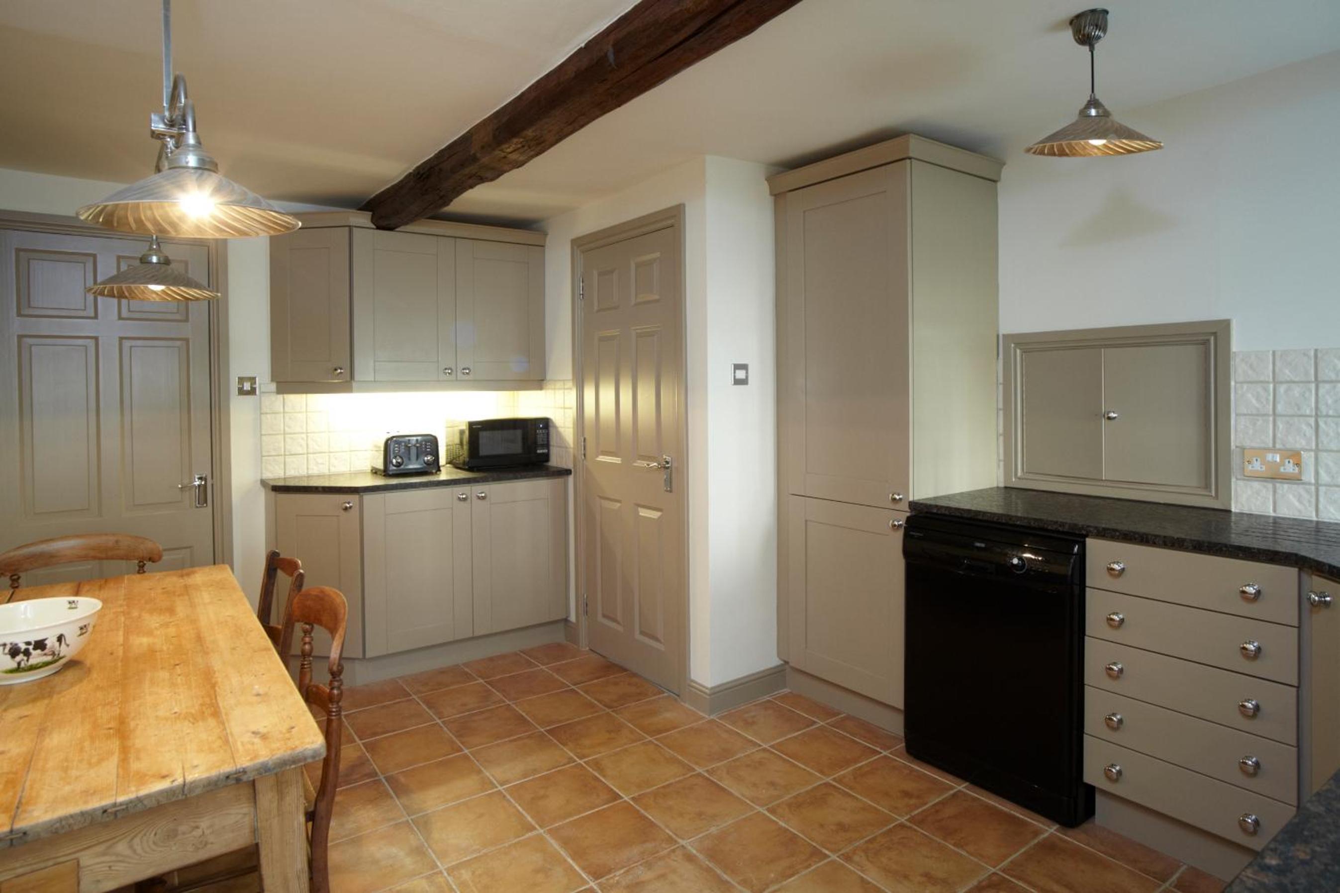 Three-Bedroom House photo 3