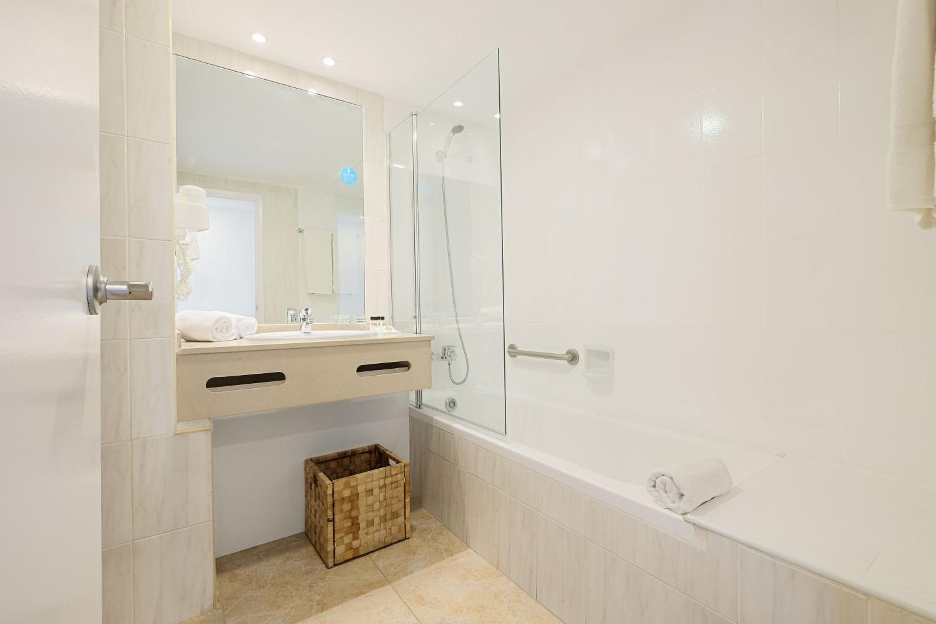 Double Room - Photo 2