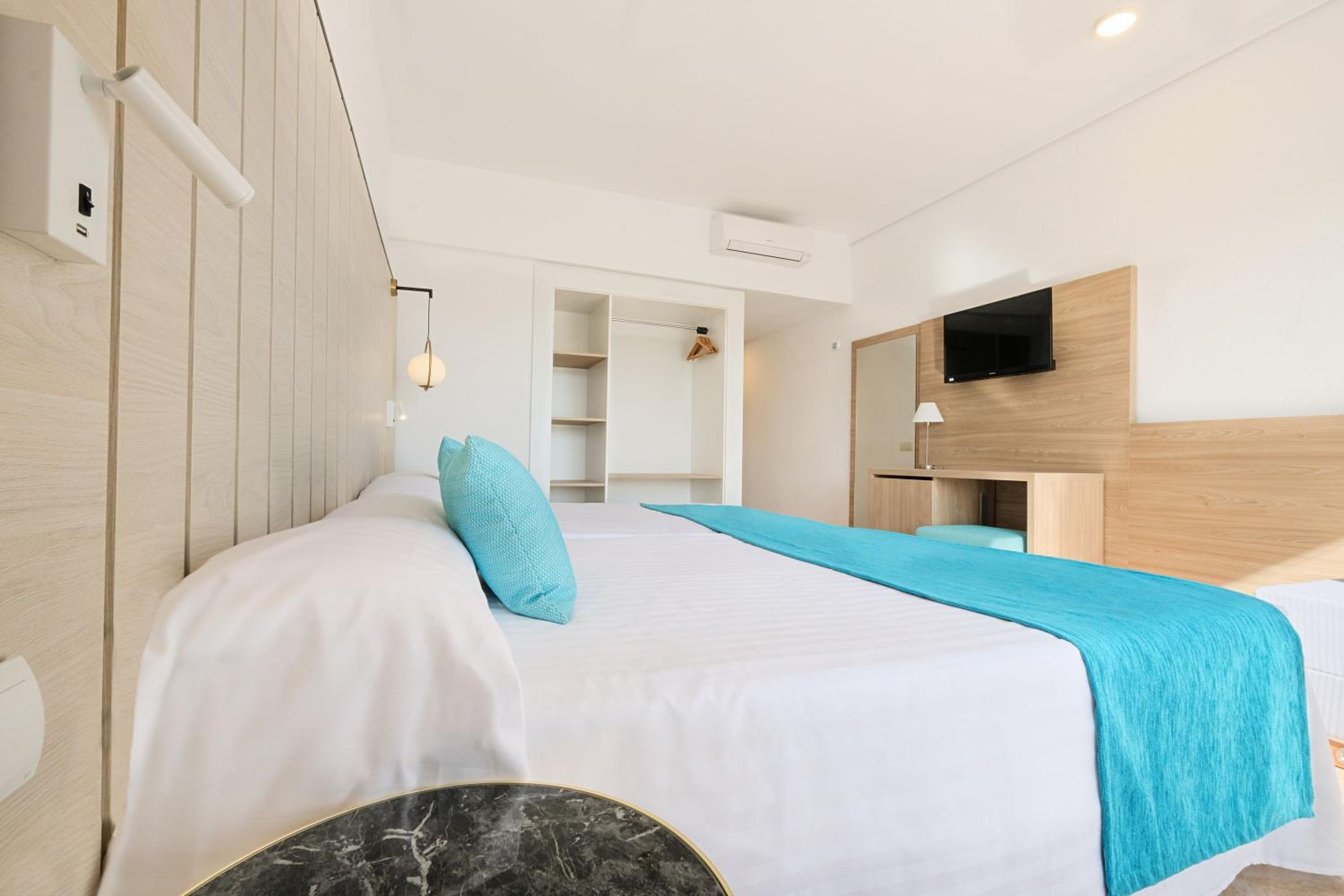 Double Room - Photo 9