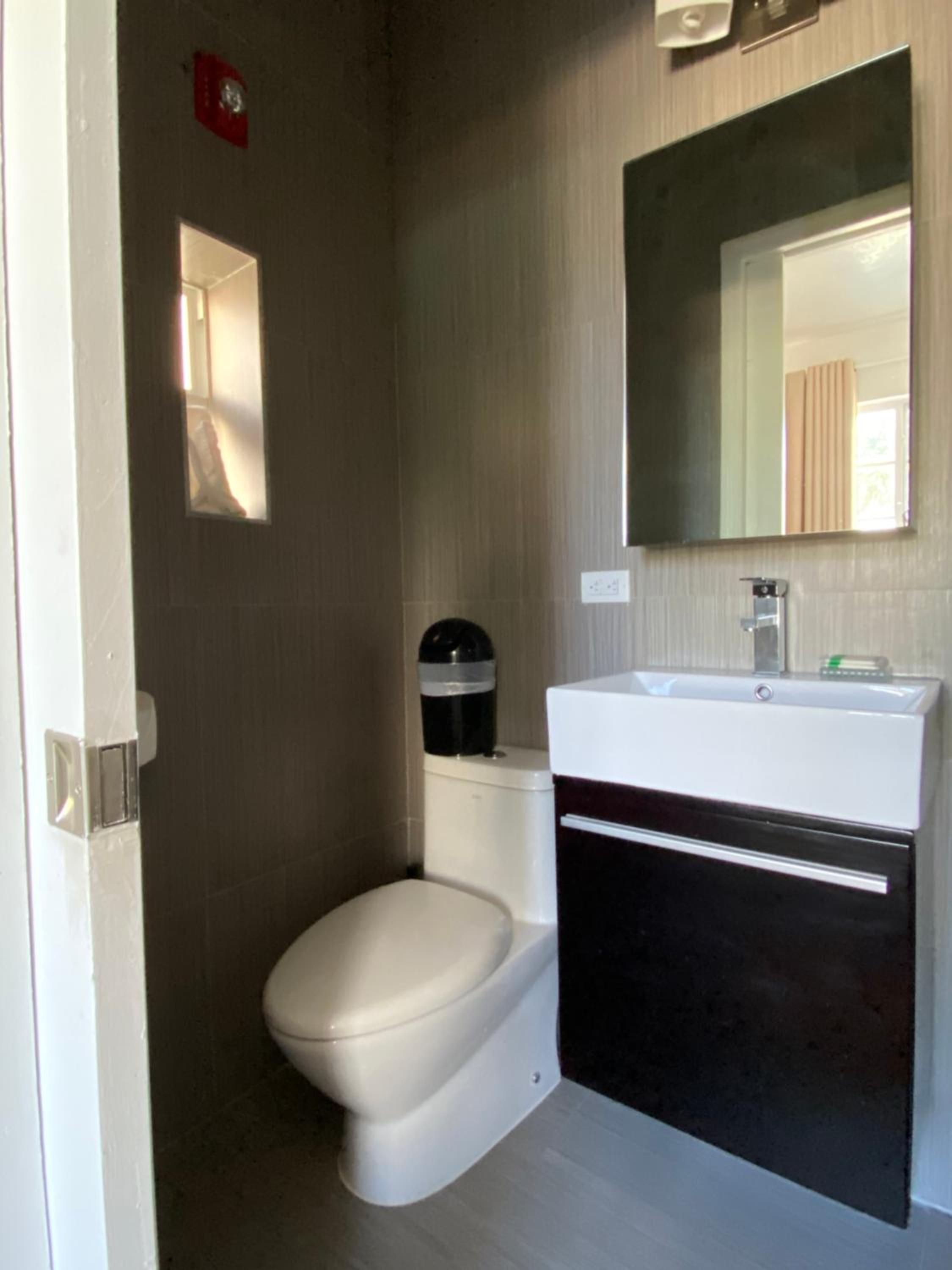 Studio Apartment - Photo 2