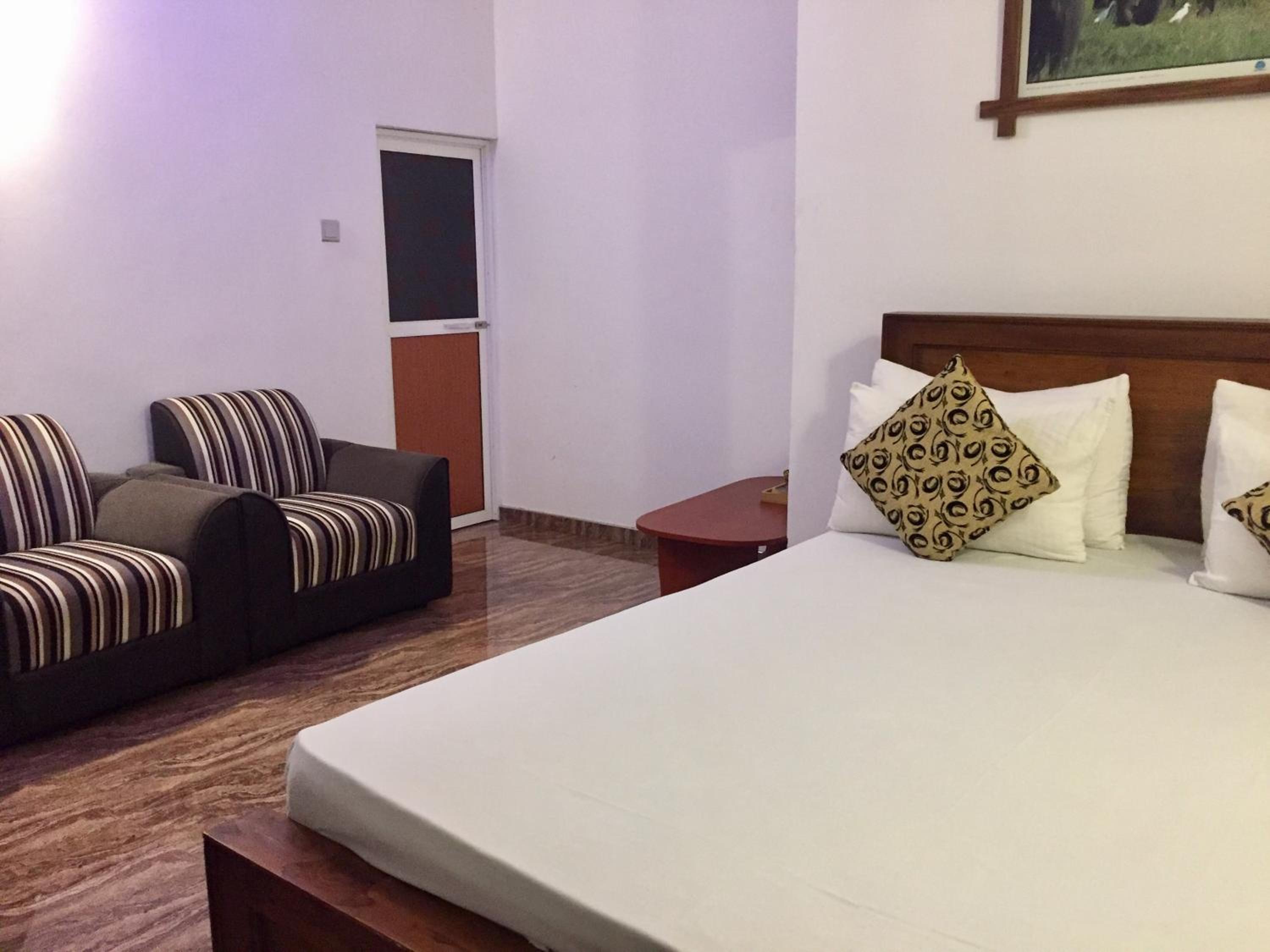 Deluxe Double Room with Balcony photo 2