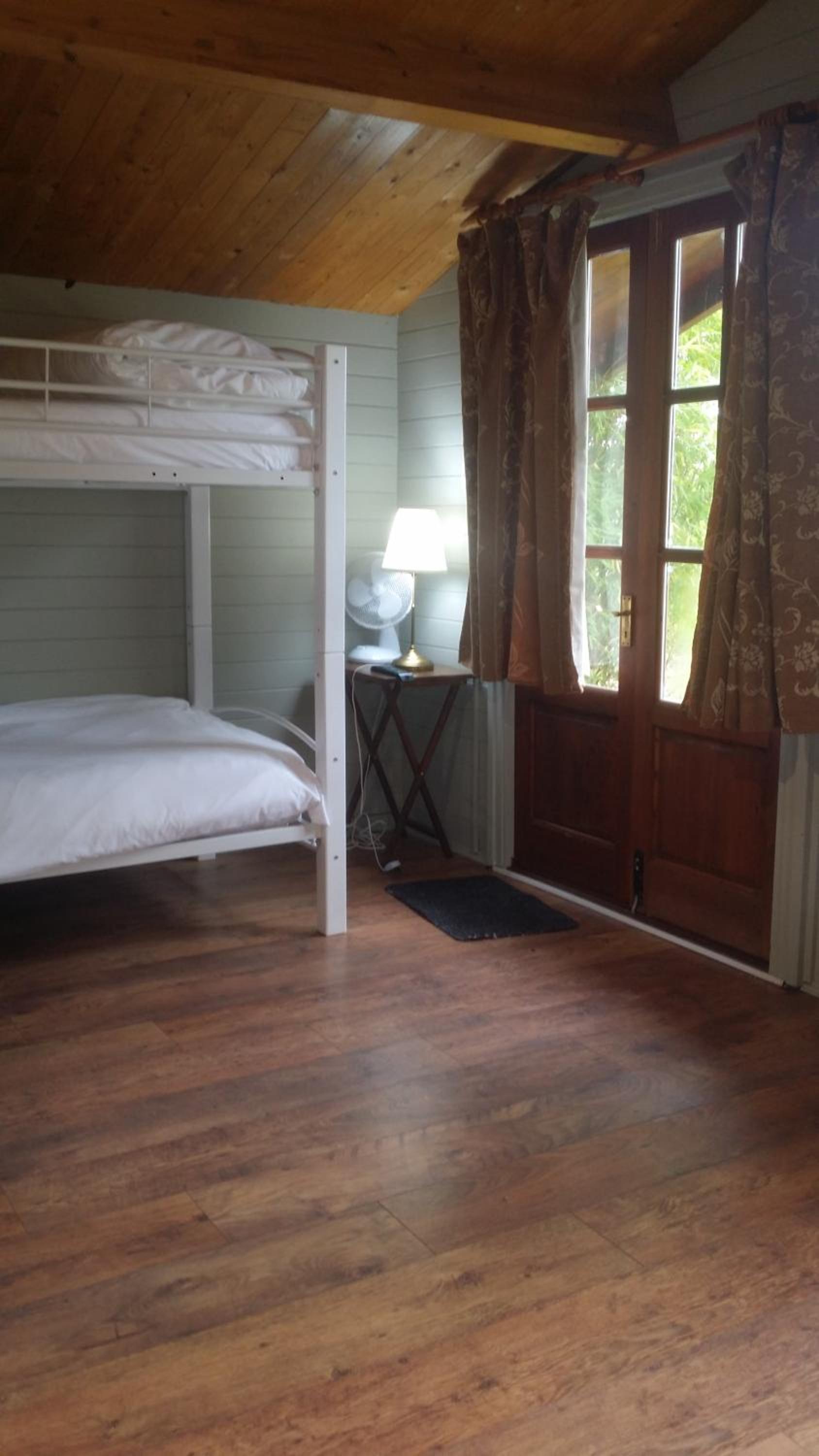 Family Room with Private Bathroom - Photo 3