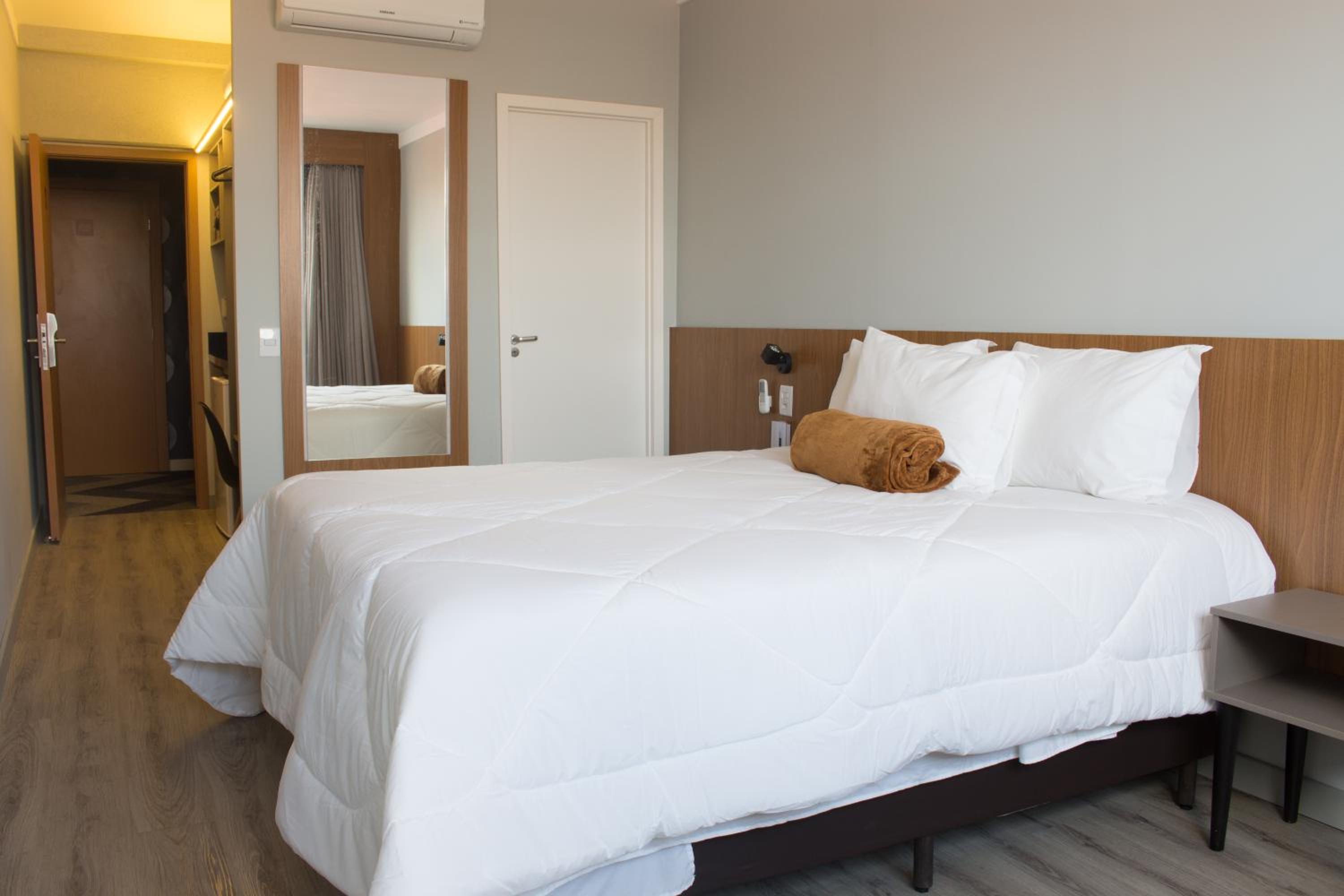 Standard Double or Twin Room - Photo 6