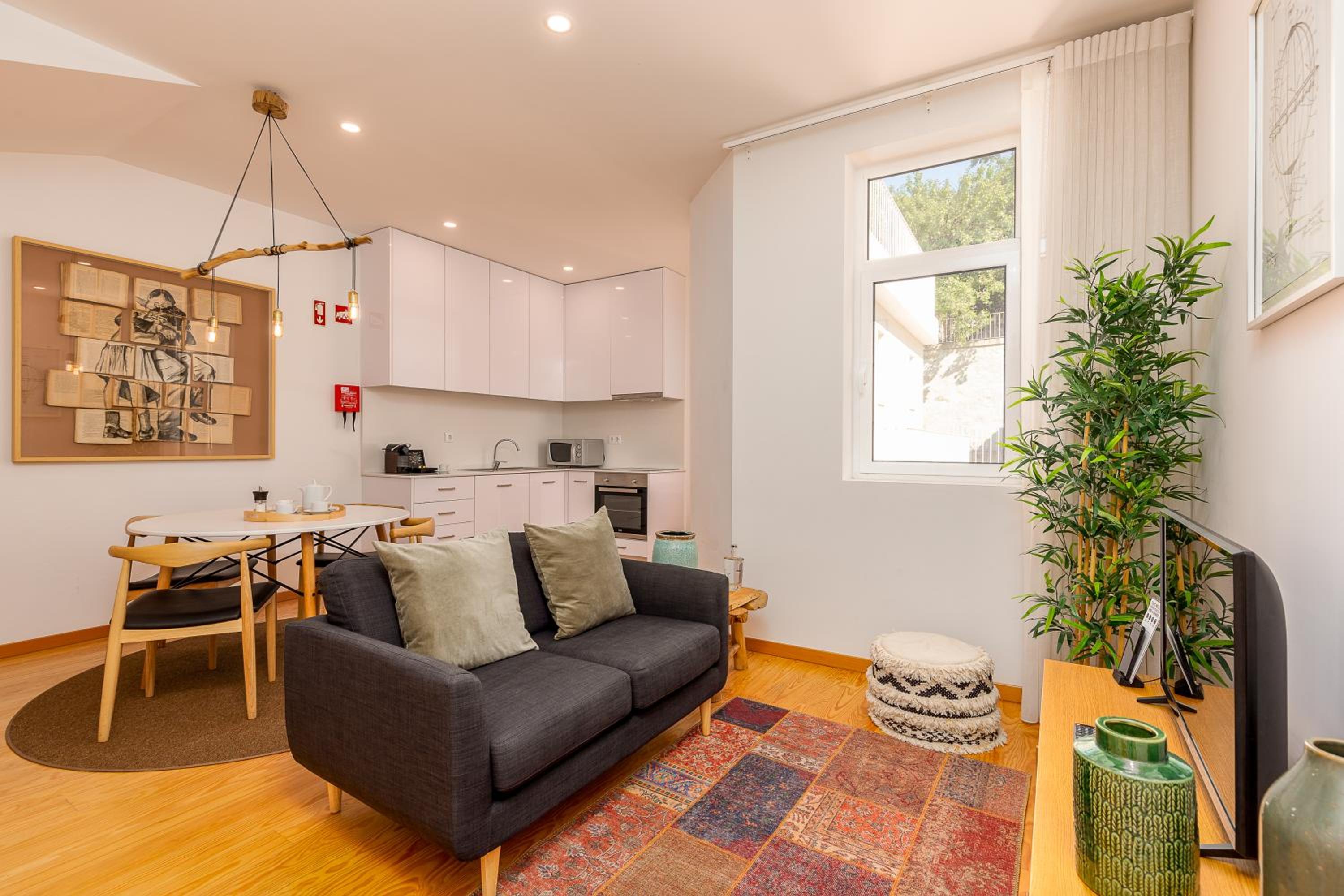 Two-Bedroom Apartment with Terrace and Garden photo 1