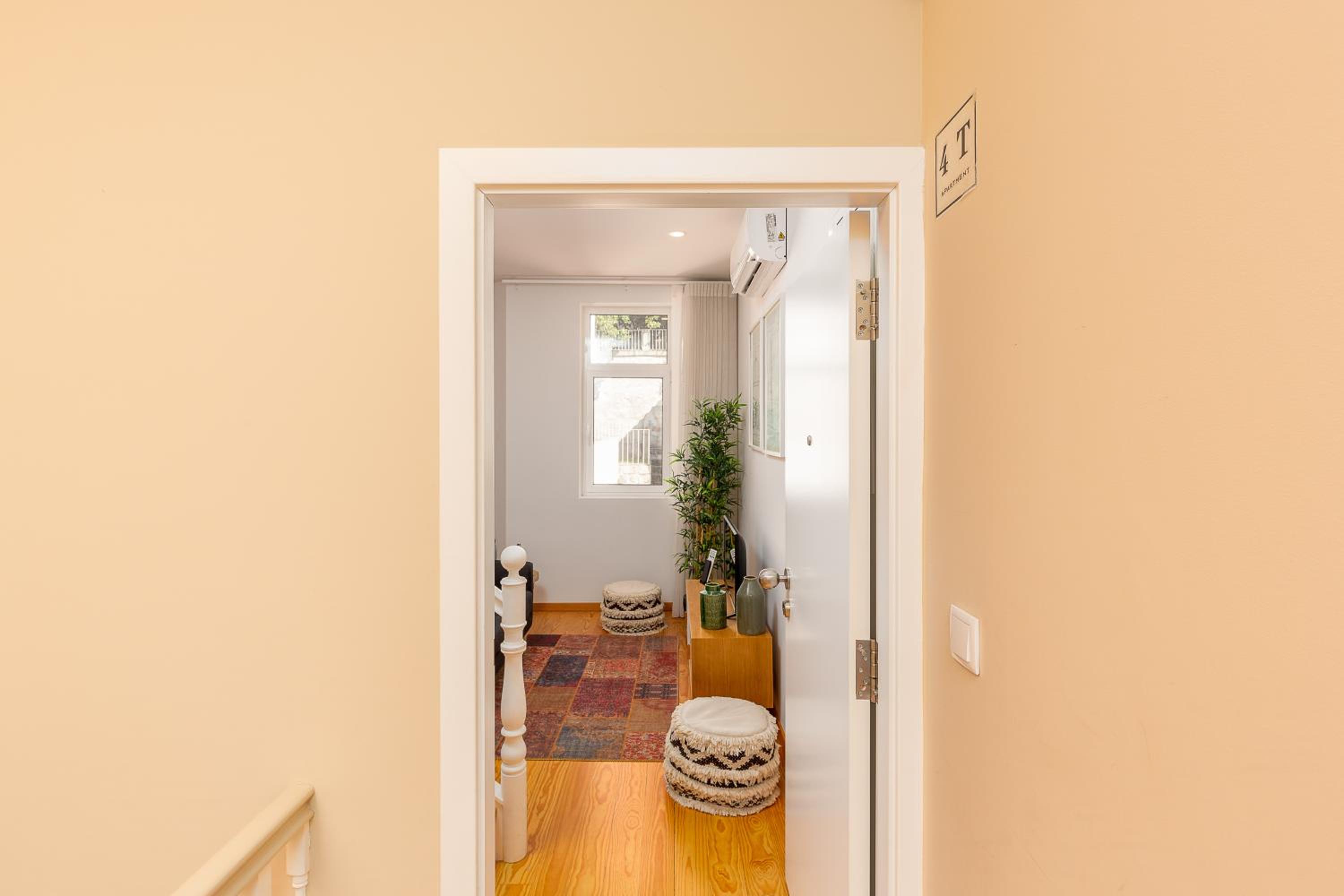 Two-Bedroom Apartment with Terrace and Garden photo 2