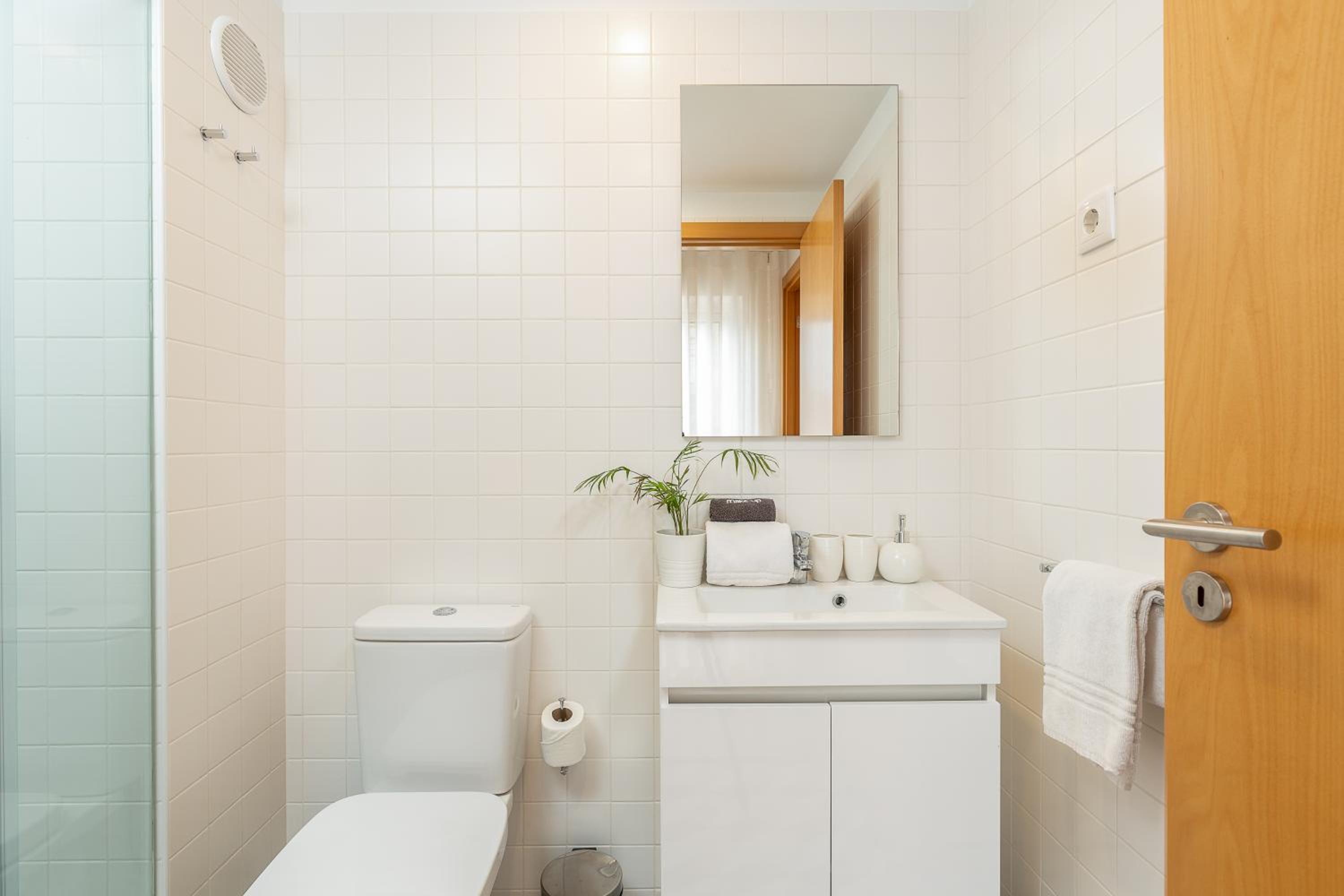 Two-Bedroom Apartment with Terrace and Garden photo 3