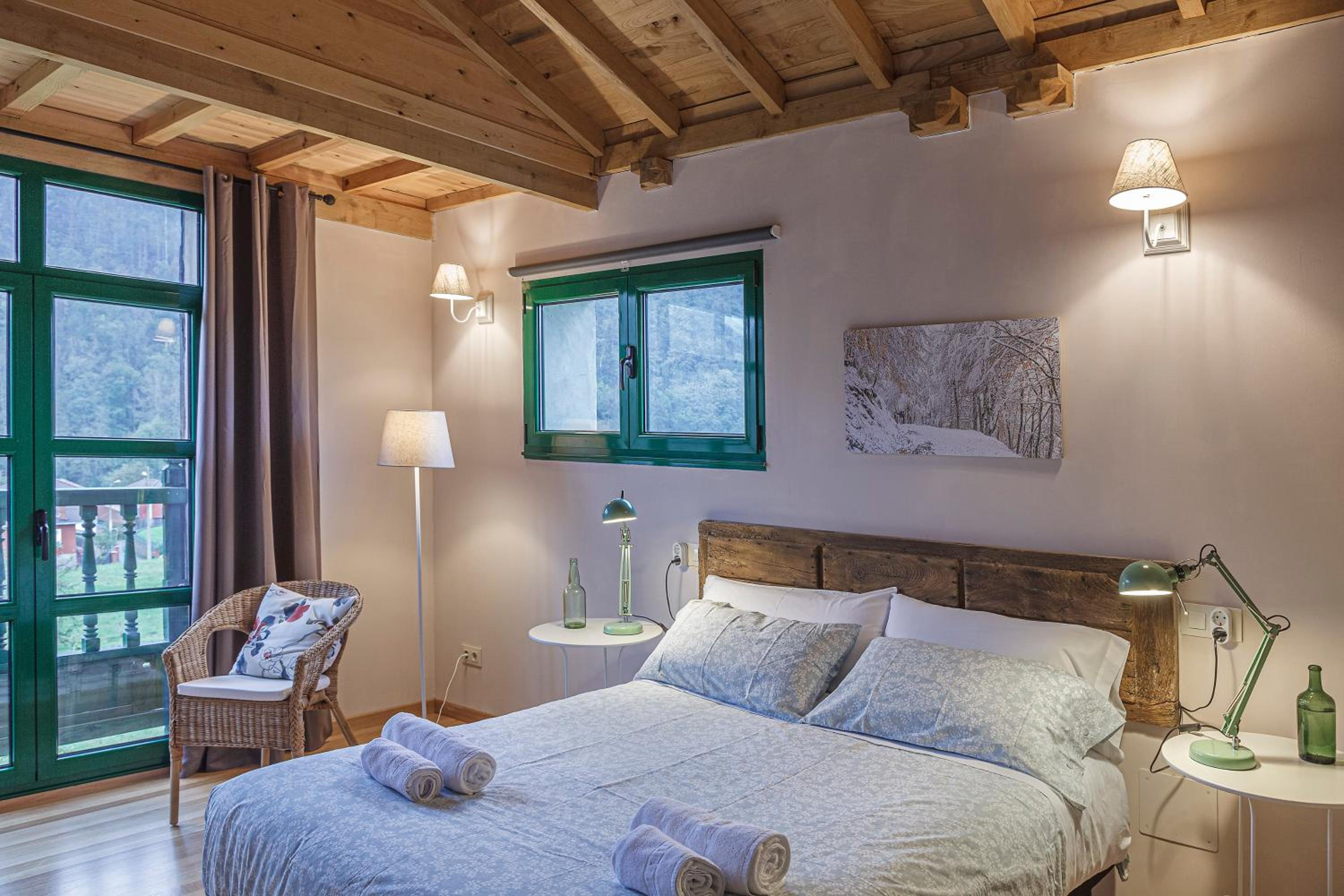 Double Room with Balcony - Photo 5