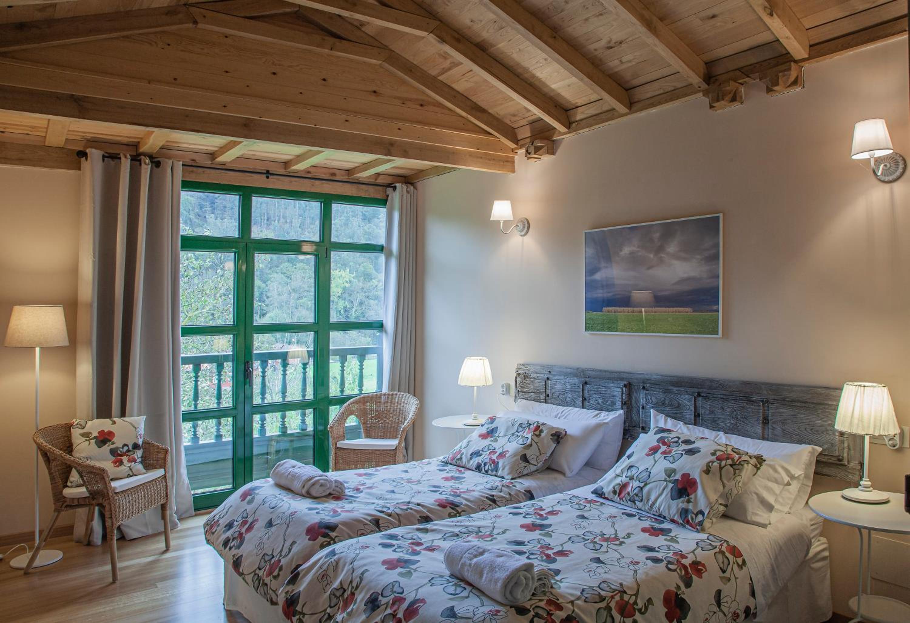 Deluxe Twin Room with Balcony - Photo 1