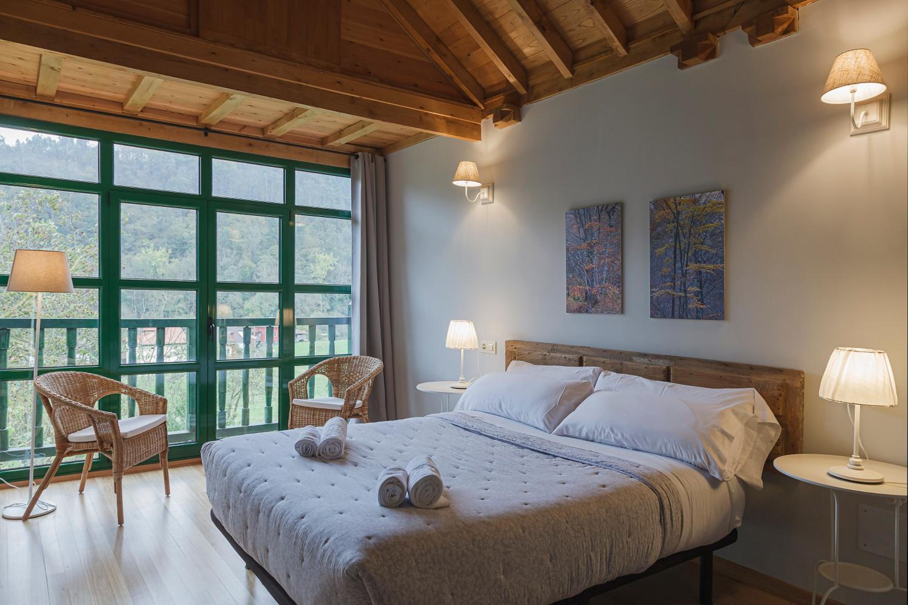 Double Room with Balcony - Photo 7