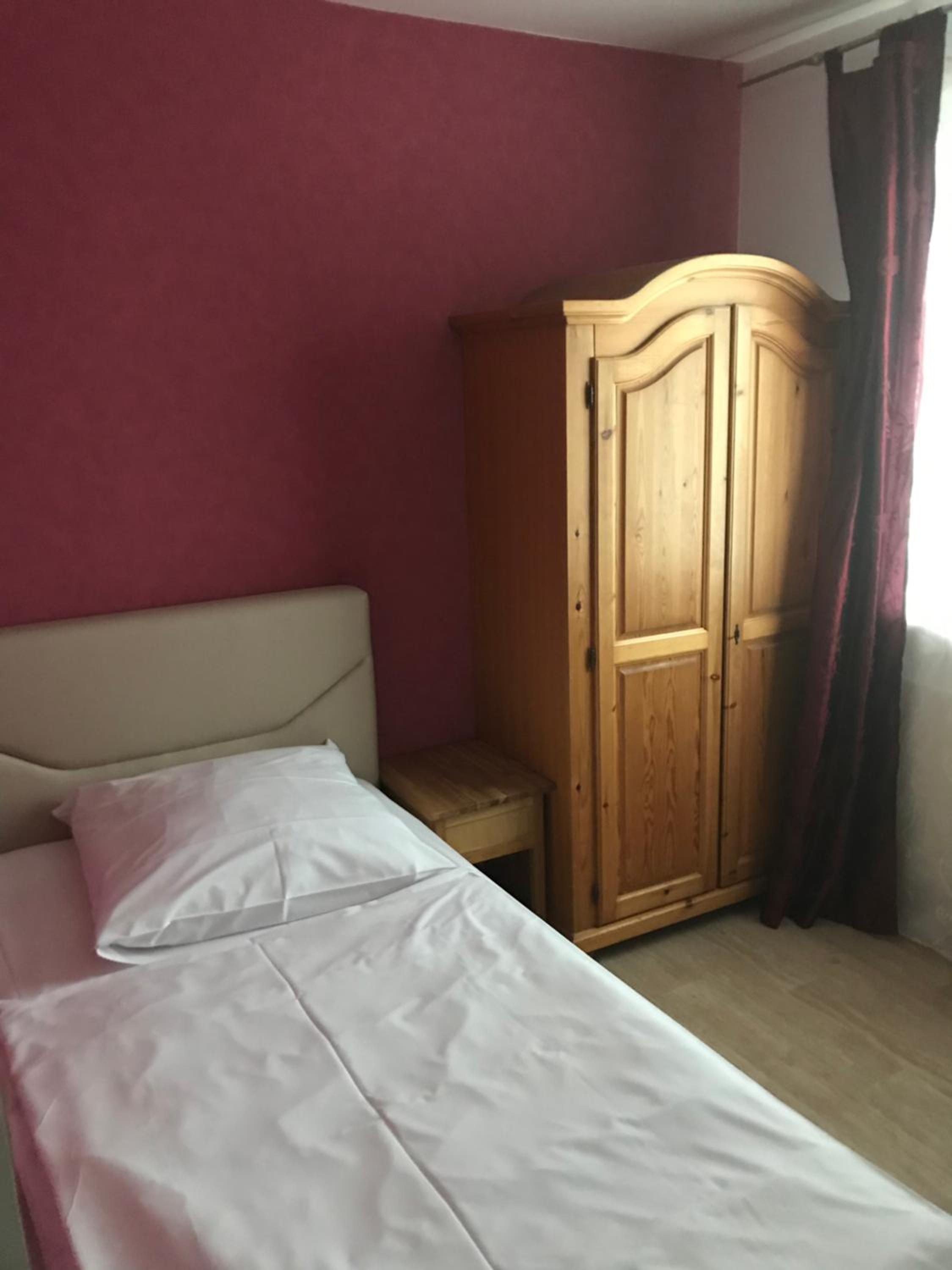 Single Room photo 3
