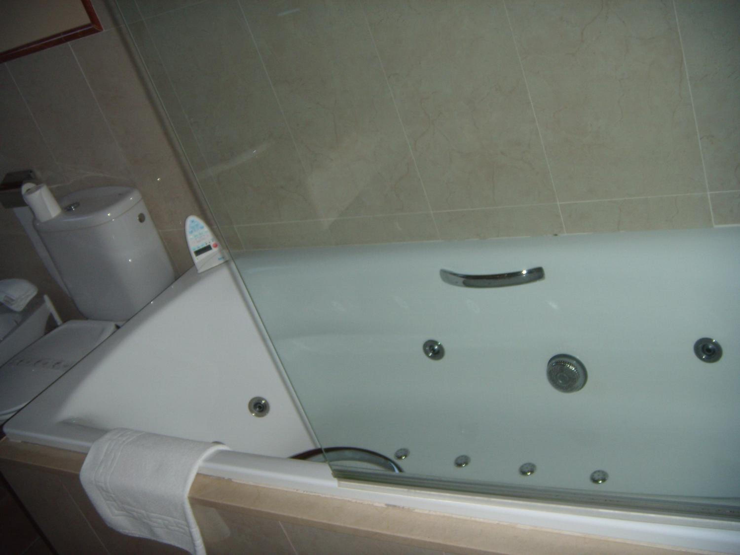 King Suite with Spa Bath photo 2