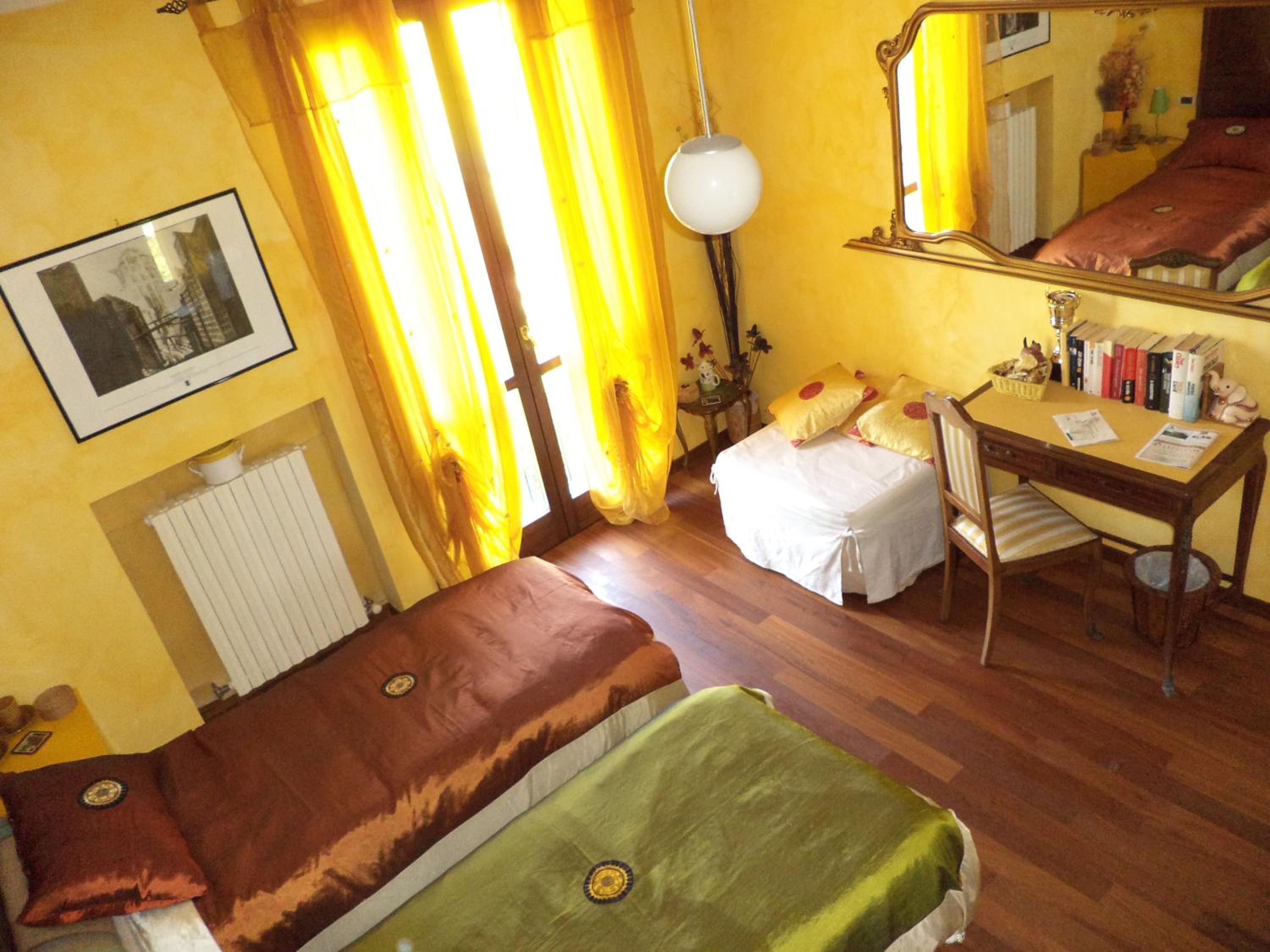 Double or Twin Room with Pool View - Photo 6