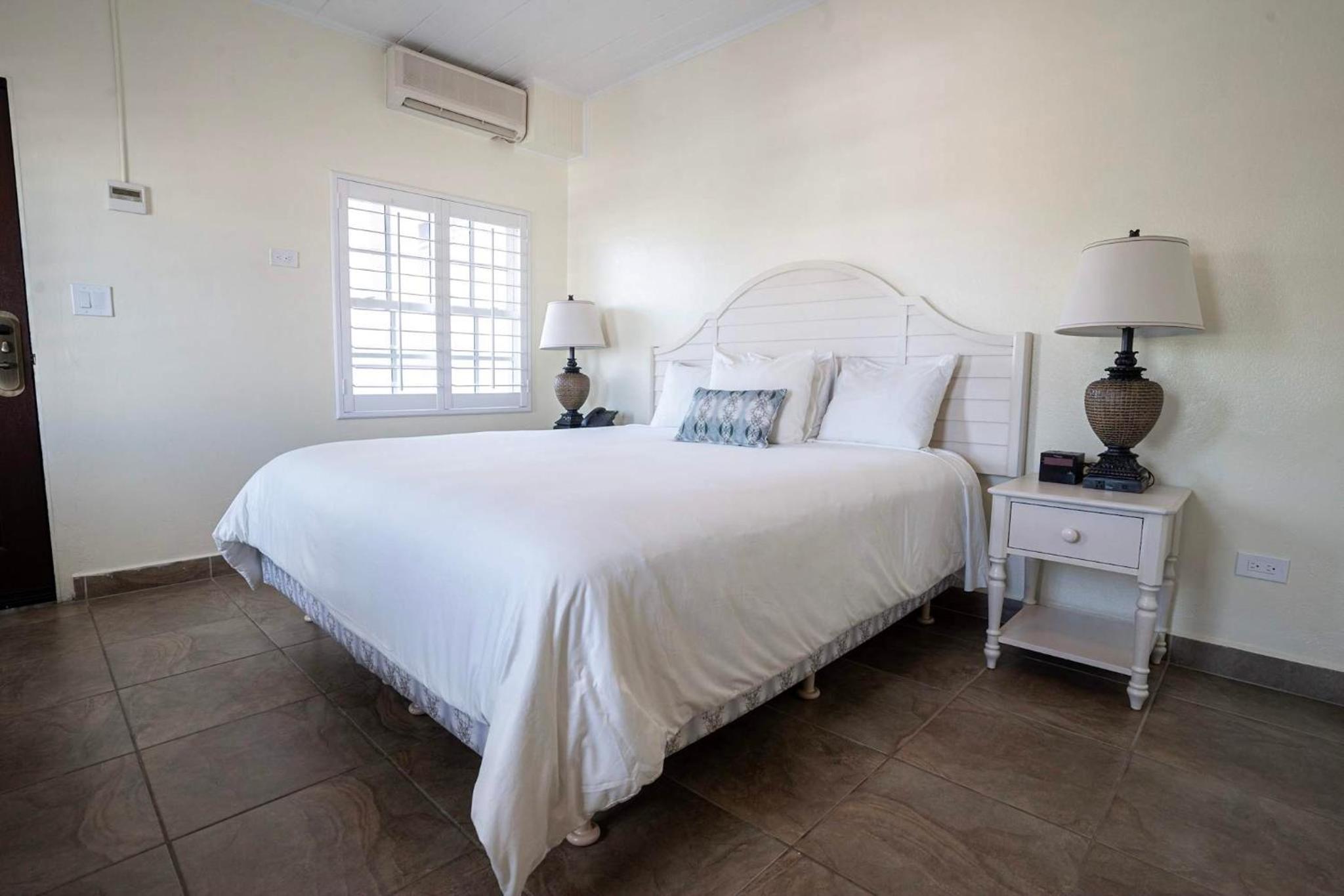 Standard King Room photo 1
