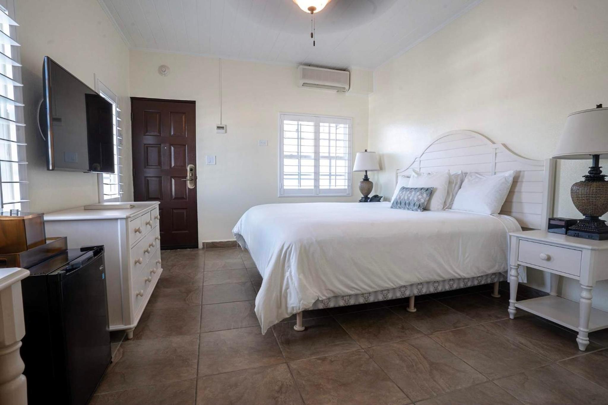 Standard King Room photo 3