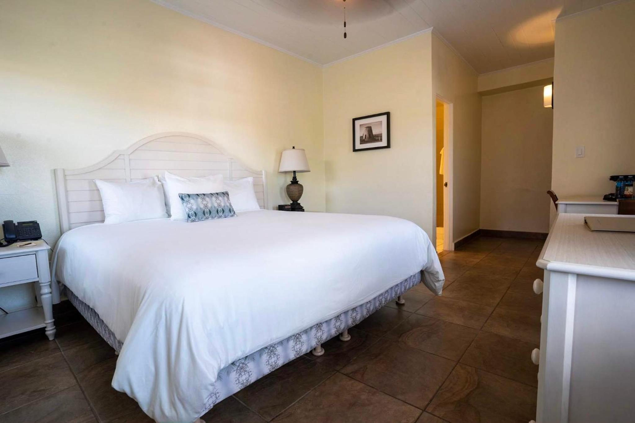 Standard King Room photo 2