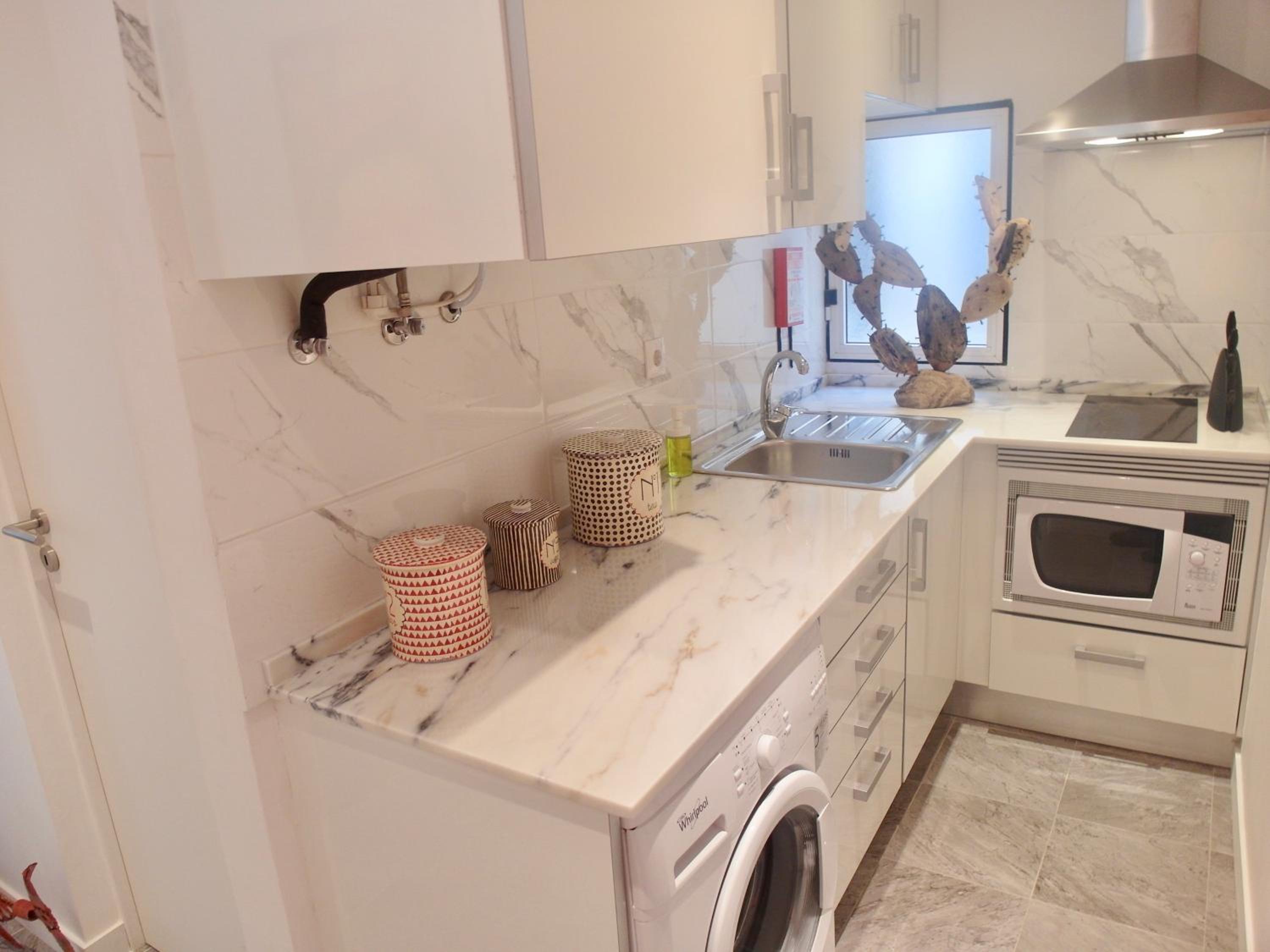 Apartment with Shower photo 1