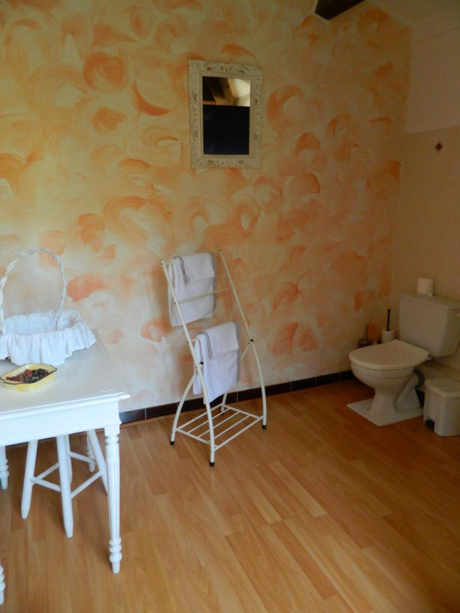 Family Room with Private Bathroom photo 2