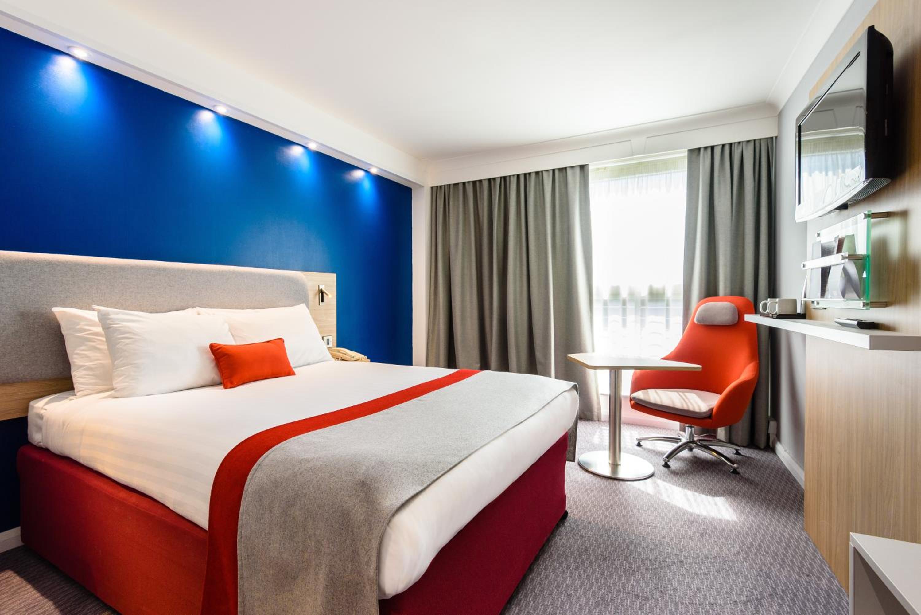 Standard Double Room with Free Hot Breakfast - Photo 6