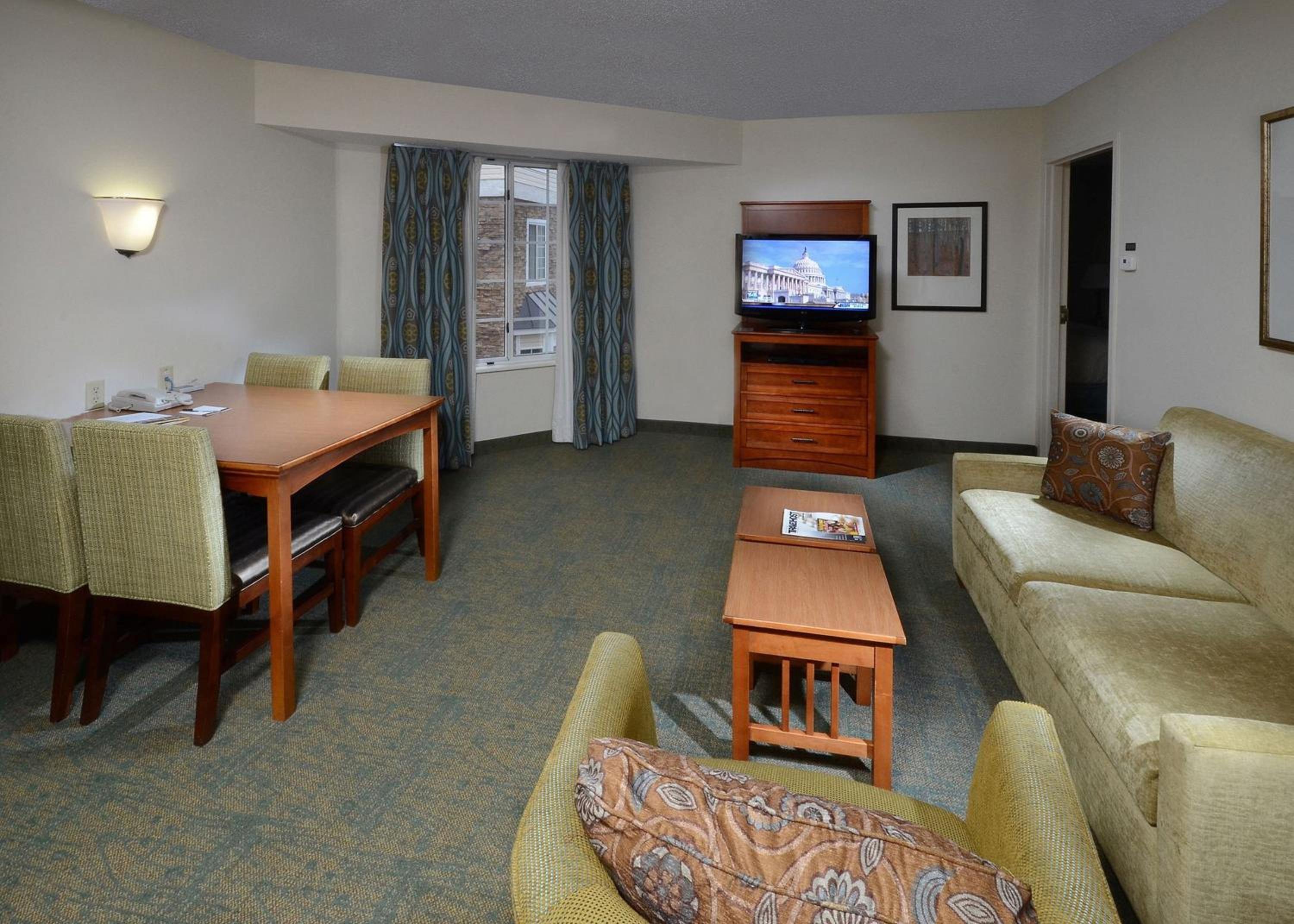 Two-Bedroom Suite - Photo 2