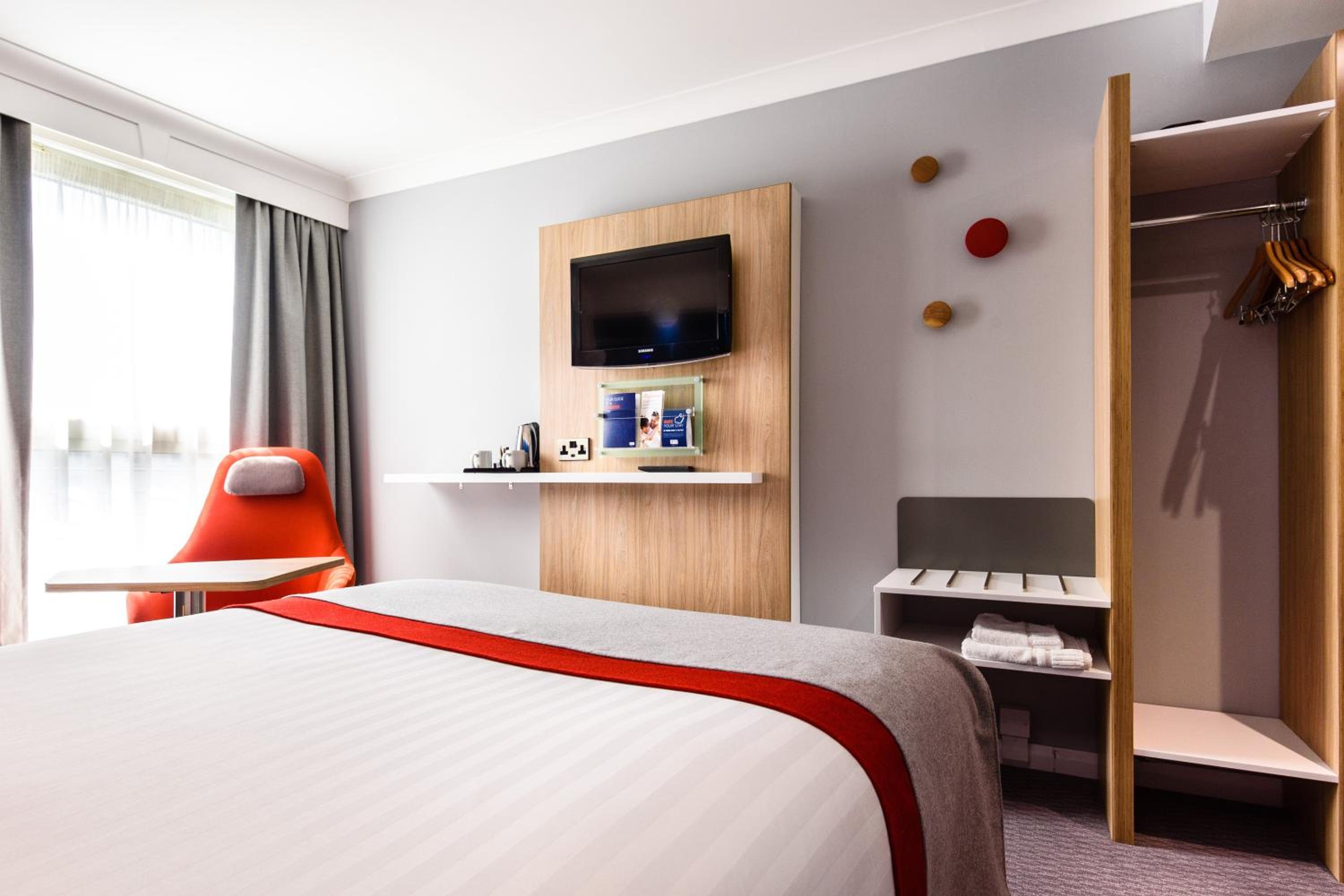 Standard Double Room with Free Hot Breakfast - Photo 1