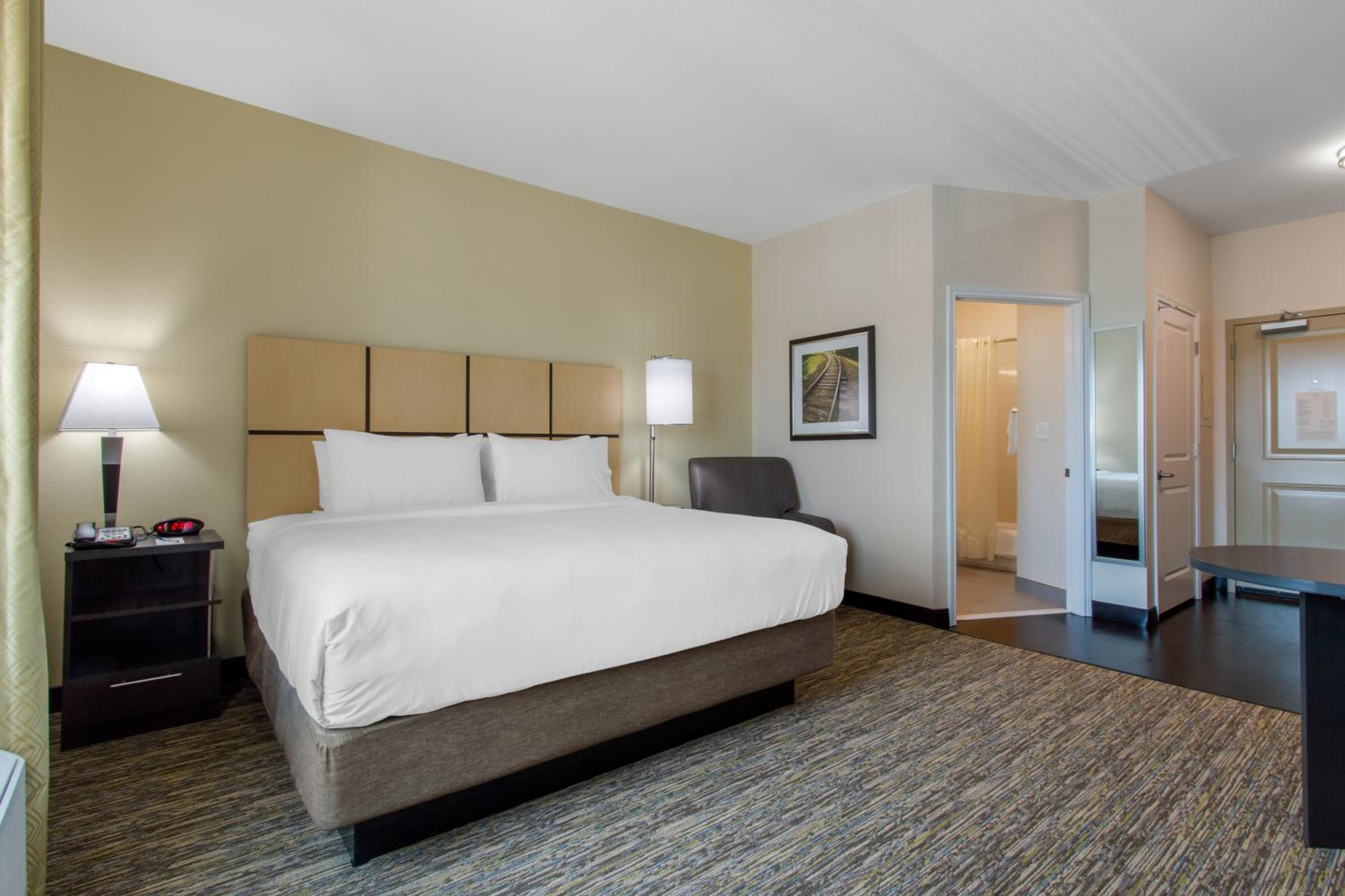 Queen Studio Suite with Two Queen Beds - Mobility Access Tub/Non-Smoking
