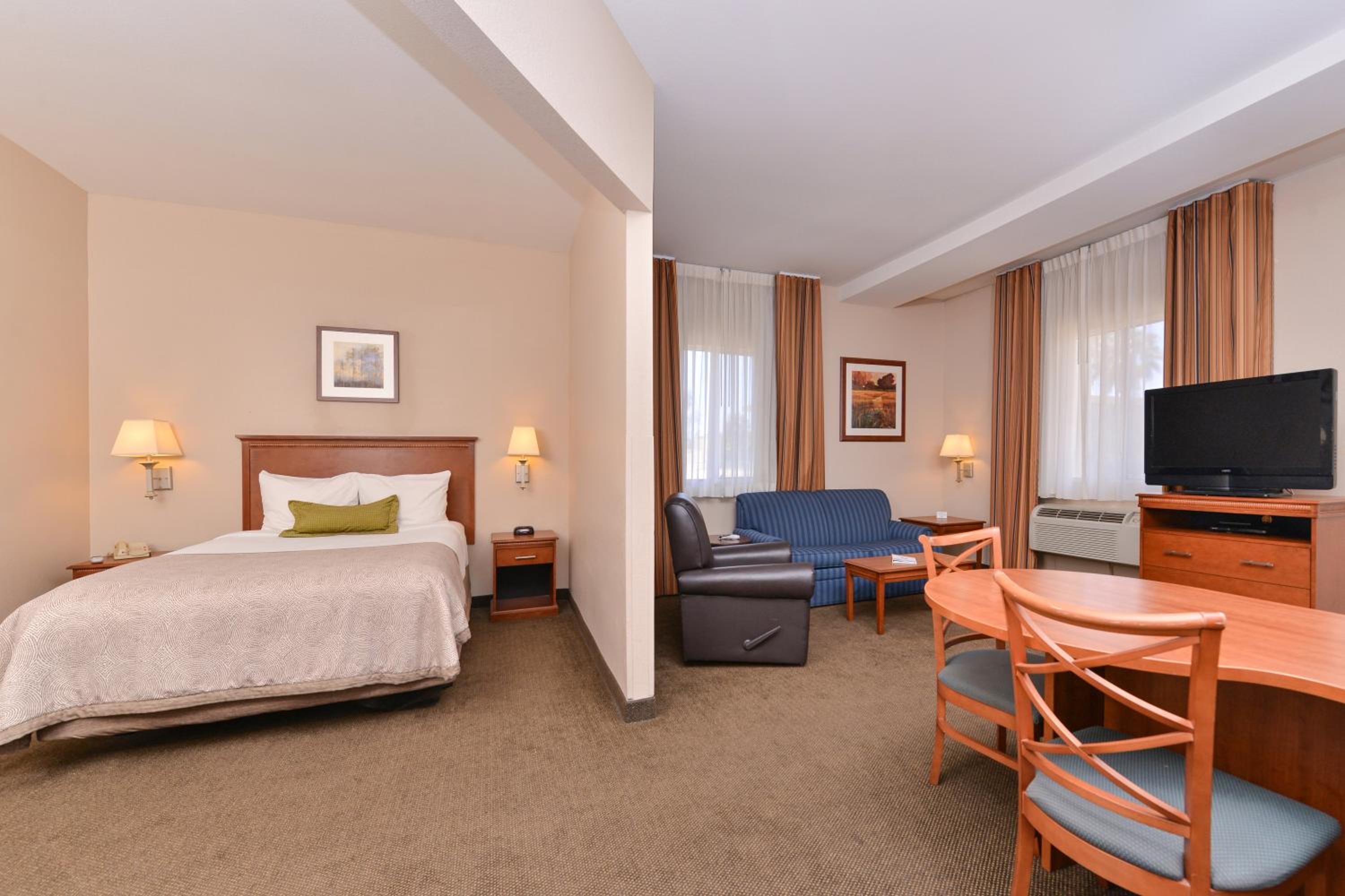 Two-Bedroom Suite with One King and One Queen Bed - Photo 3