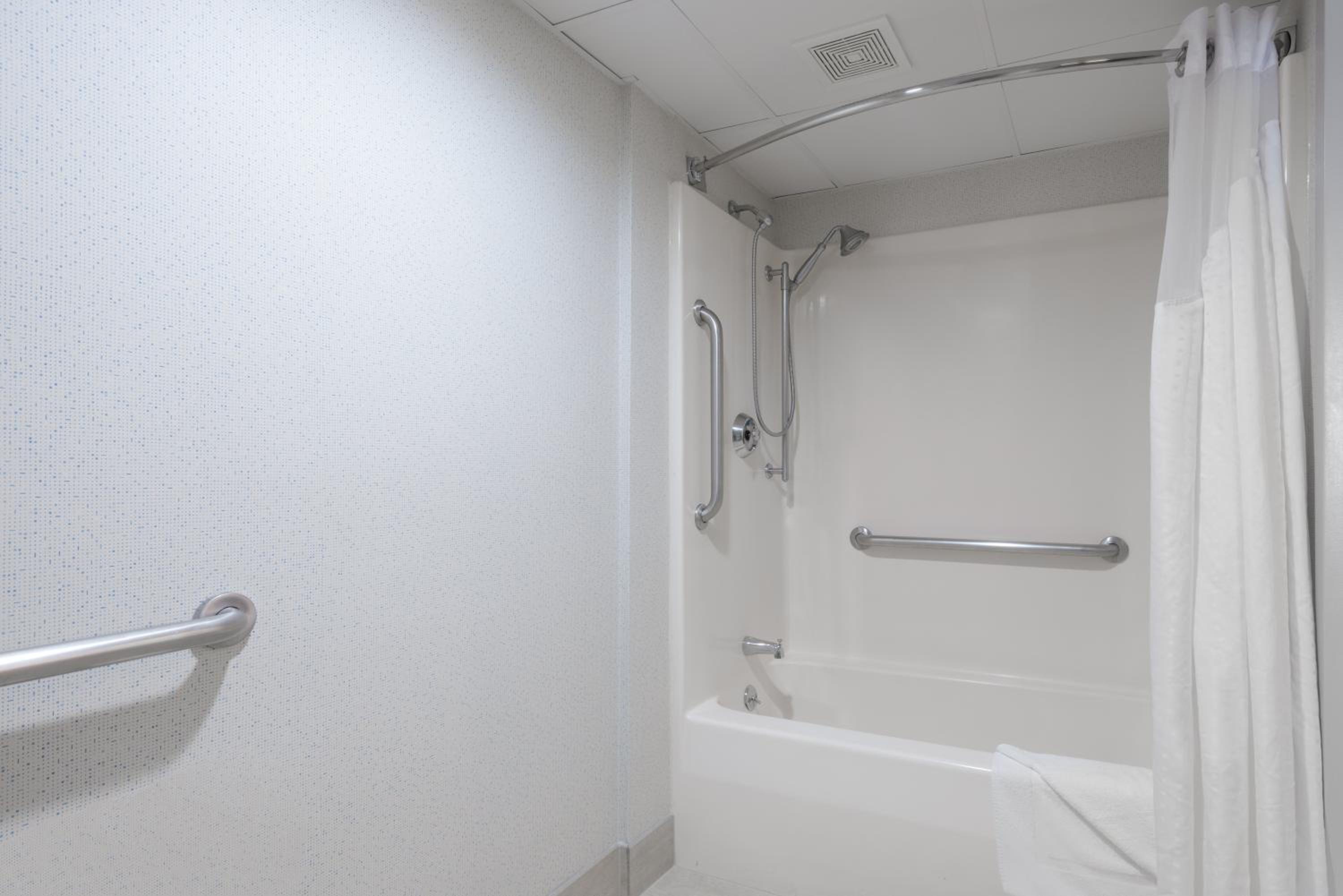 Standard King Room with Mobility Accessible Tub - Photo 1