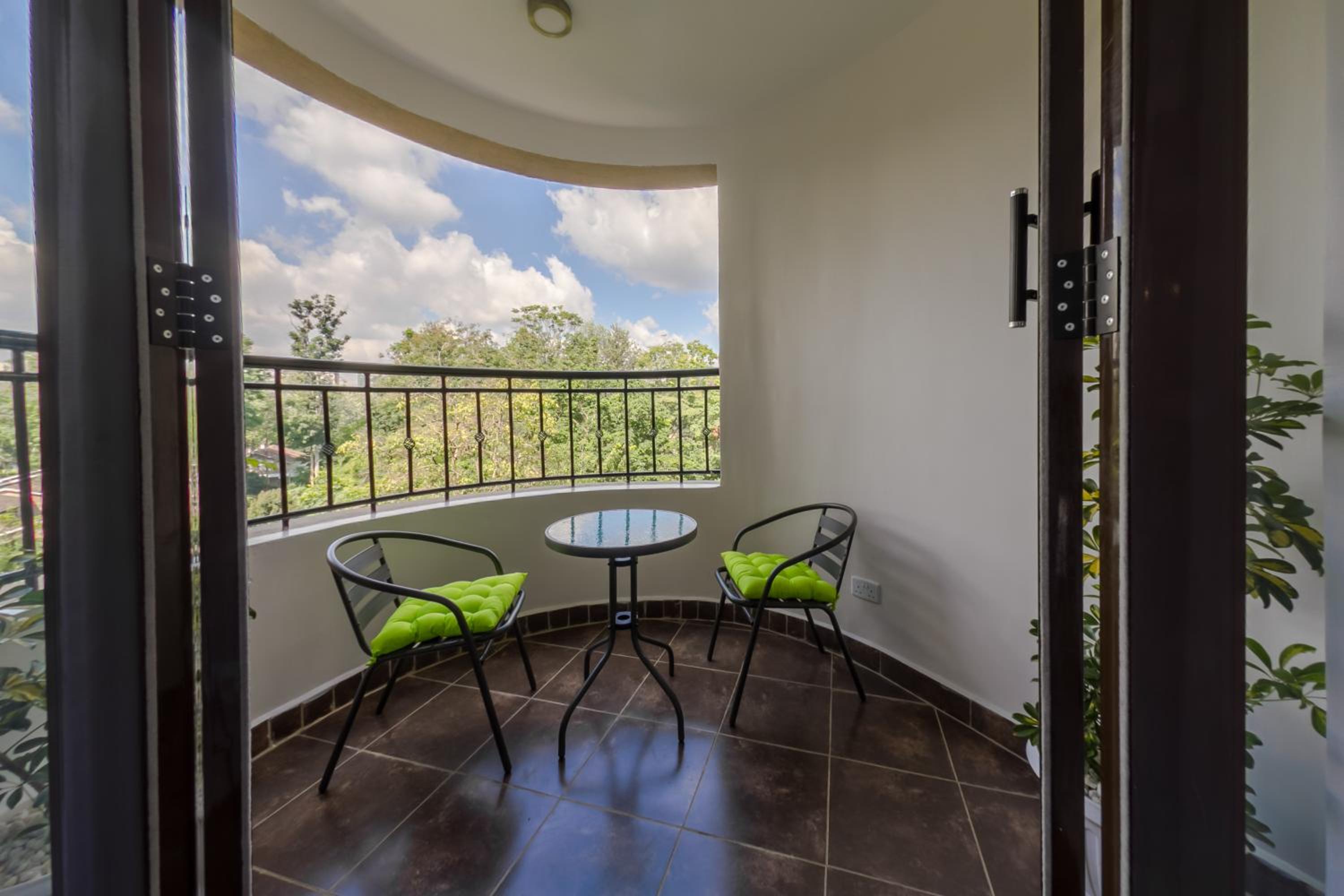 Standard King Room - Photo 21
