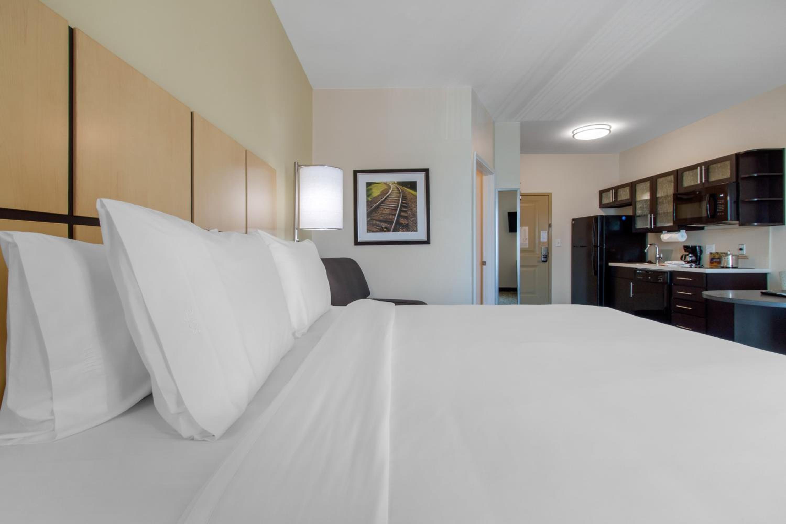Studio Suite with Two Queen Beds thumbnail 5