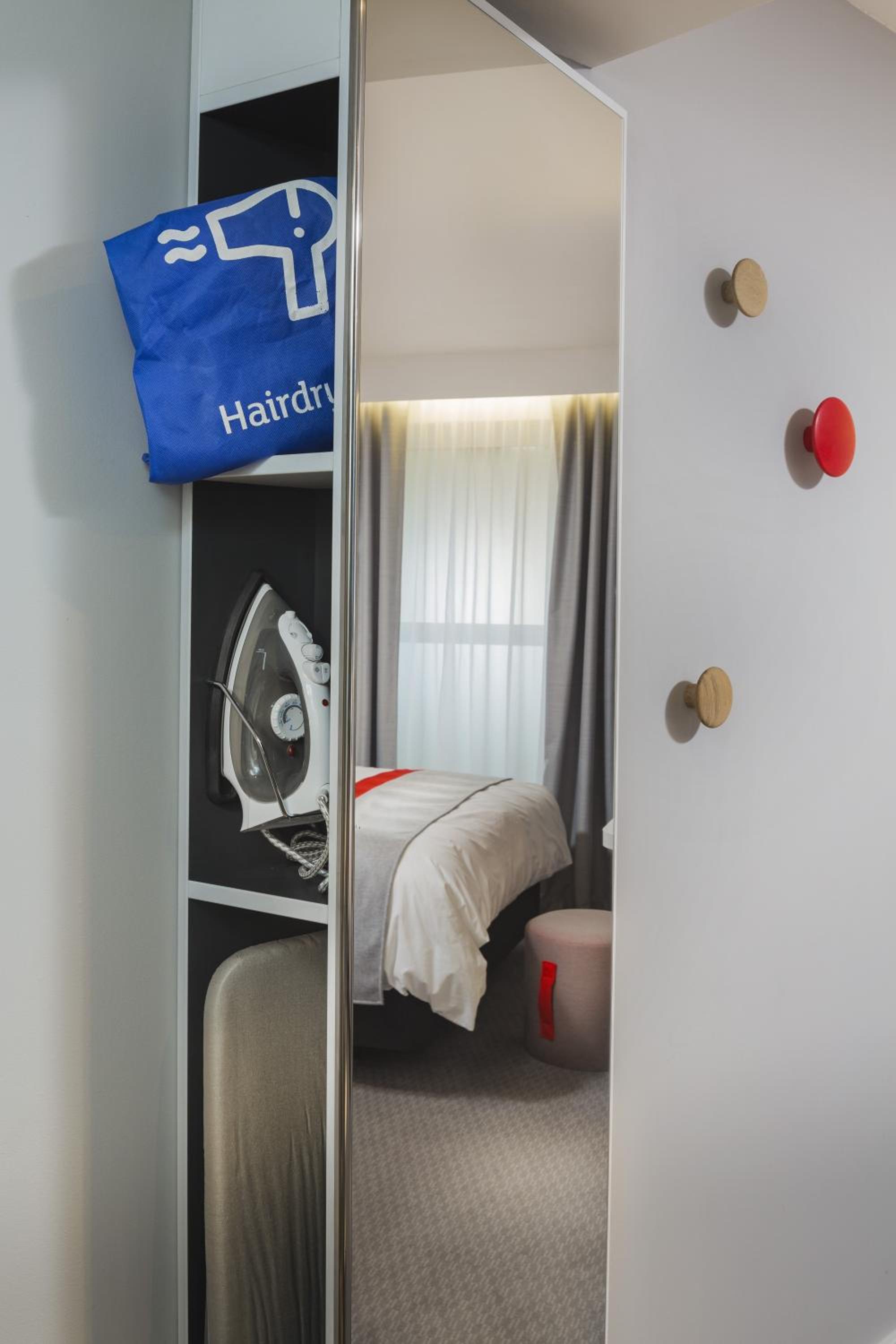 Standard Twin Room with Free Hot Breakfast photo 1