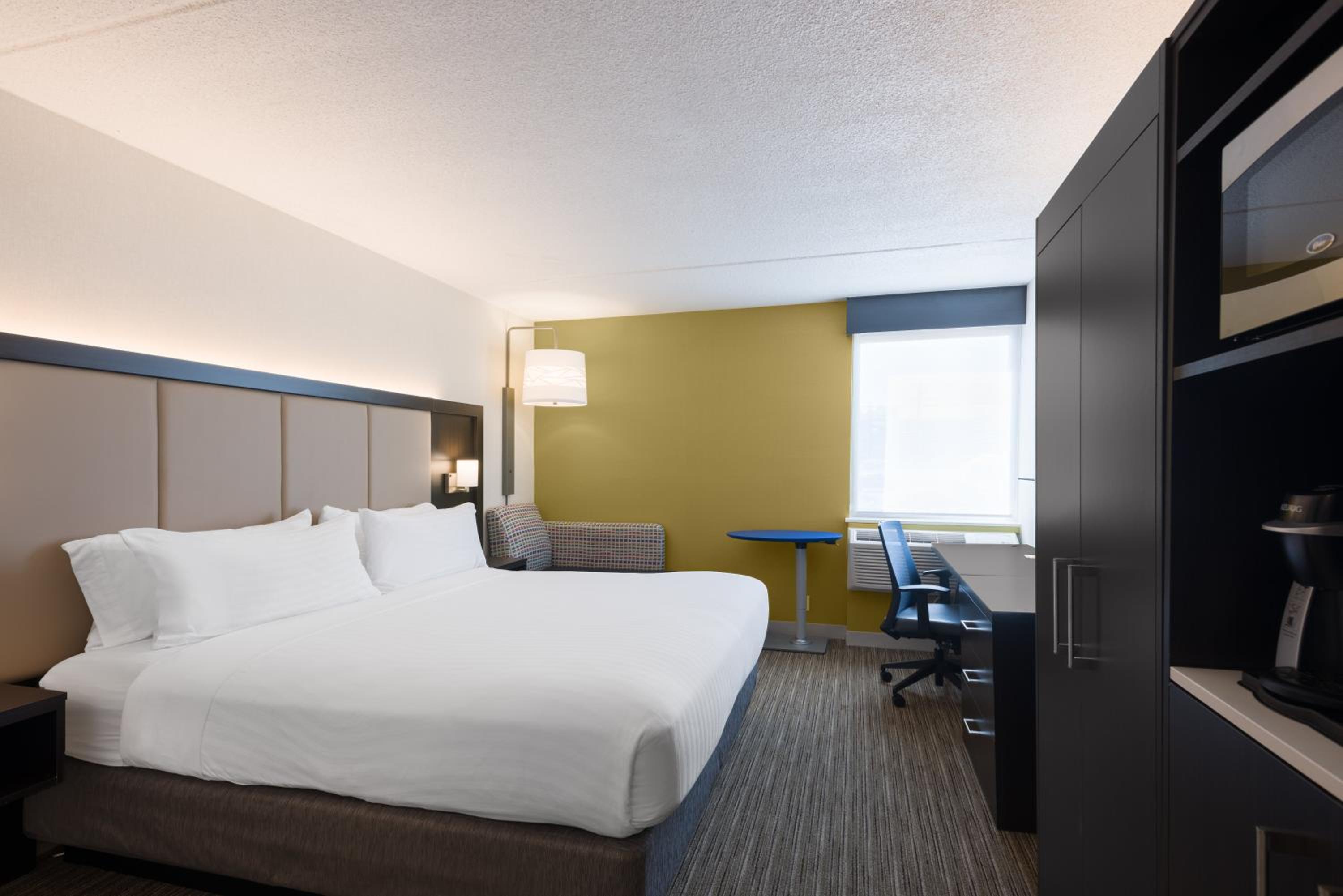 Standard King Room - Photo 1