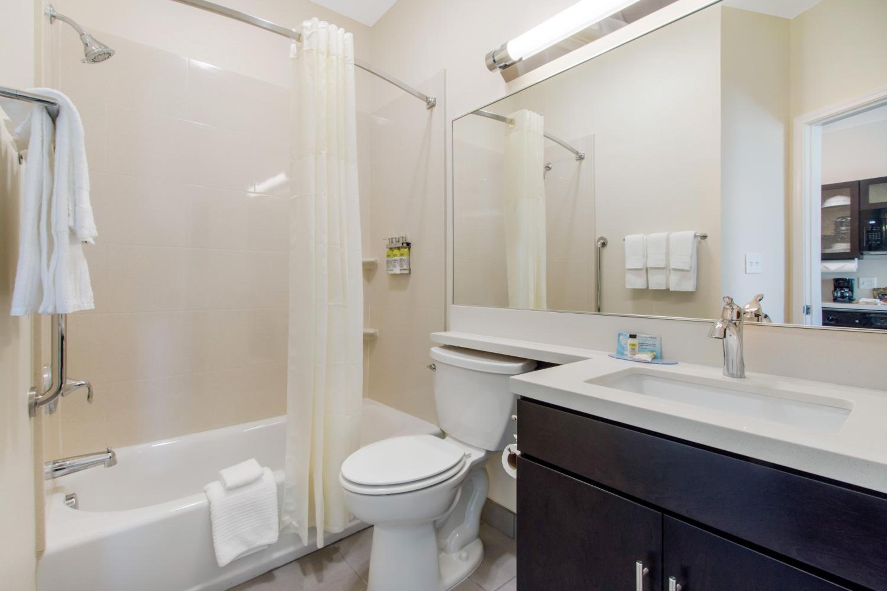 King Room - Hearing Access - Non-Smoking