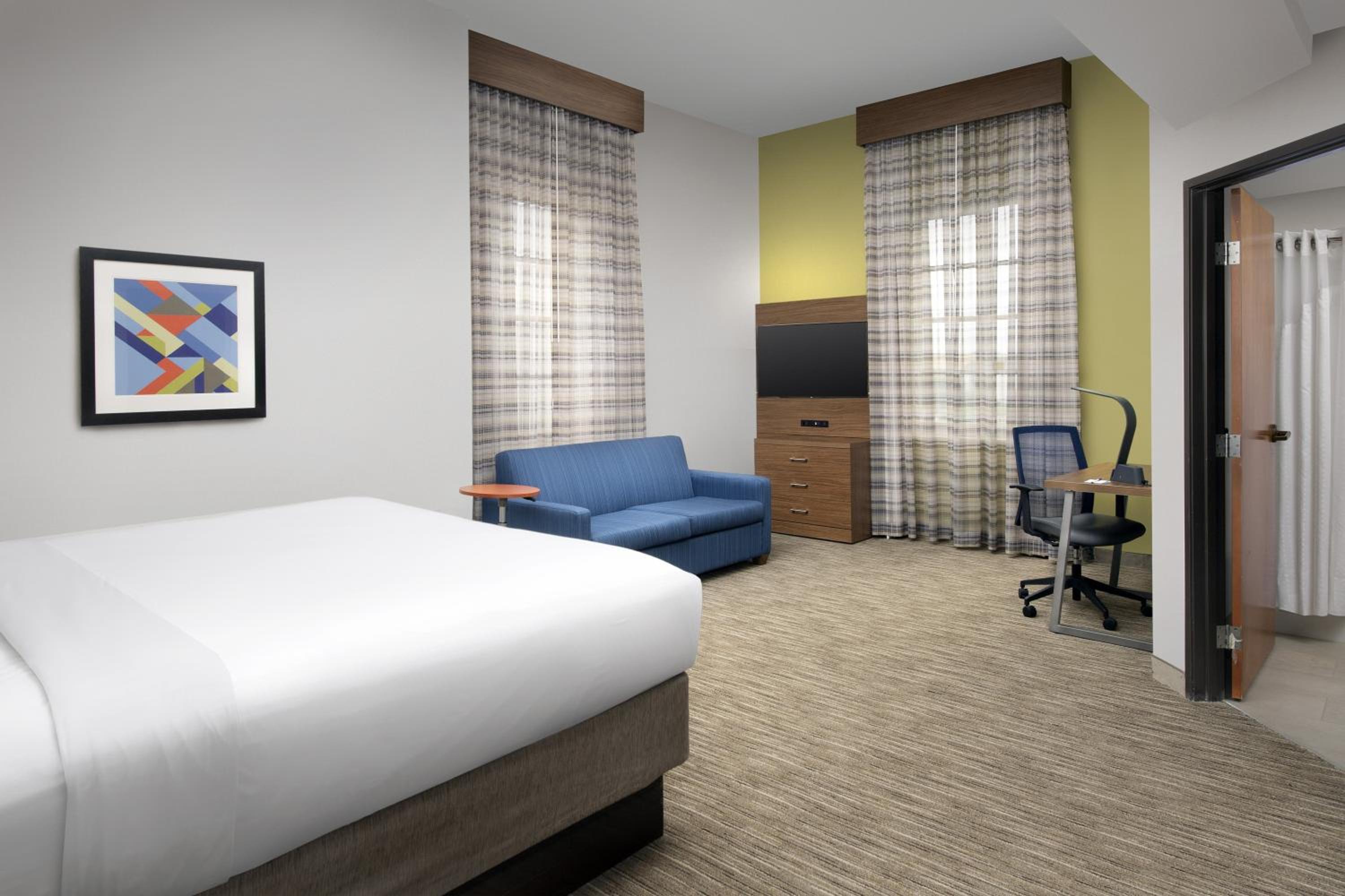 Standard King Room - Photo 4