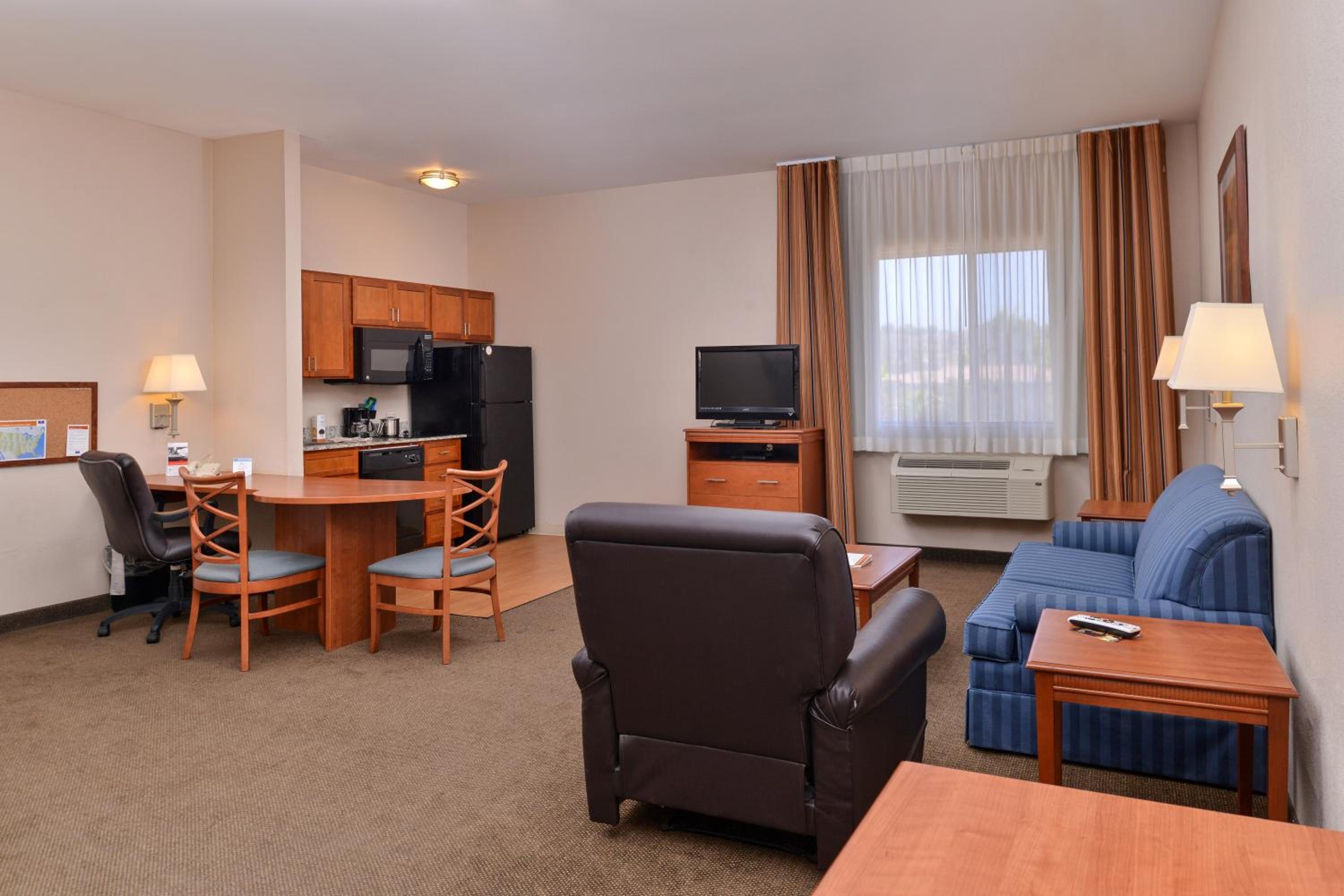 Two-Bedroom Suite with One King and One Queen Bed - Photo 2