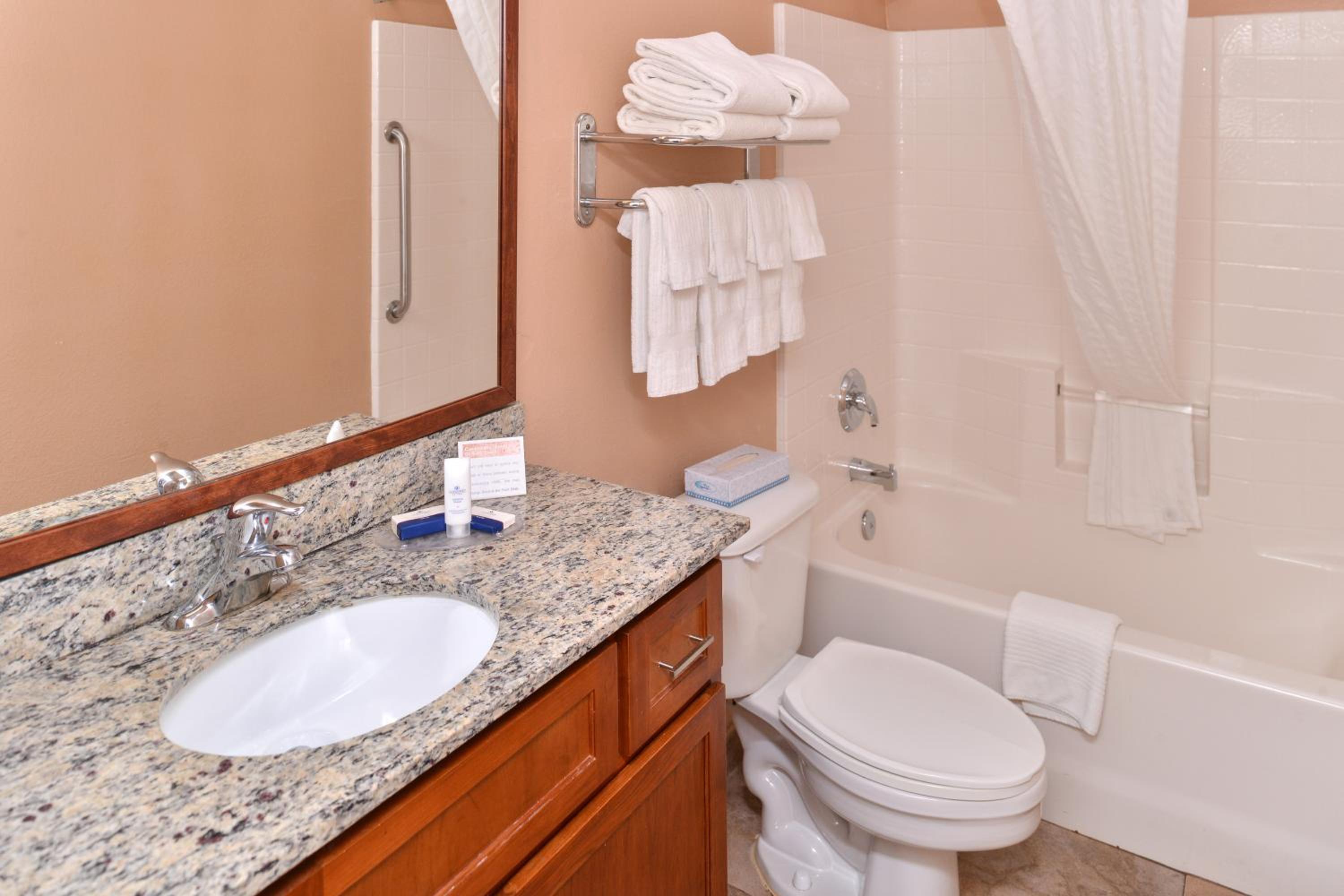 Studio Suite - Photo 1