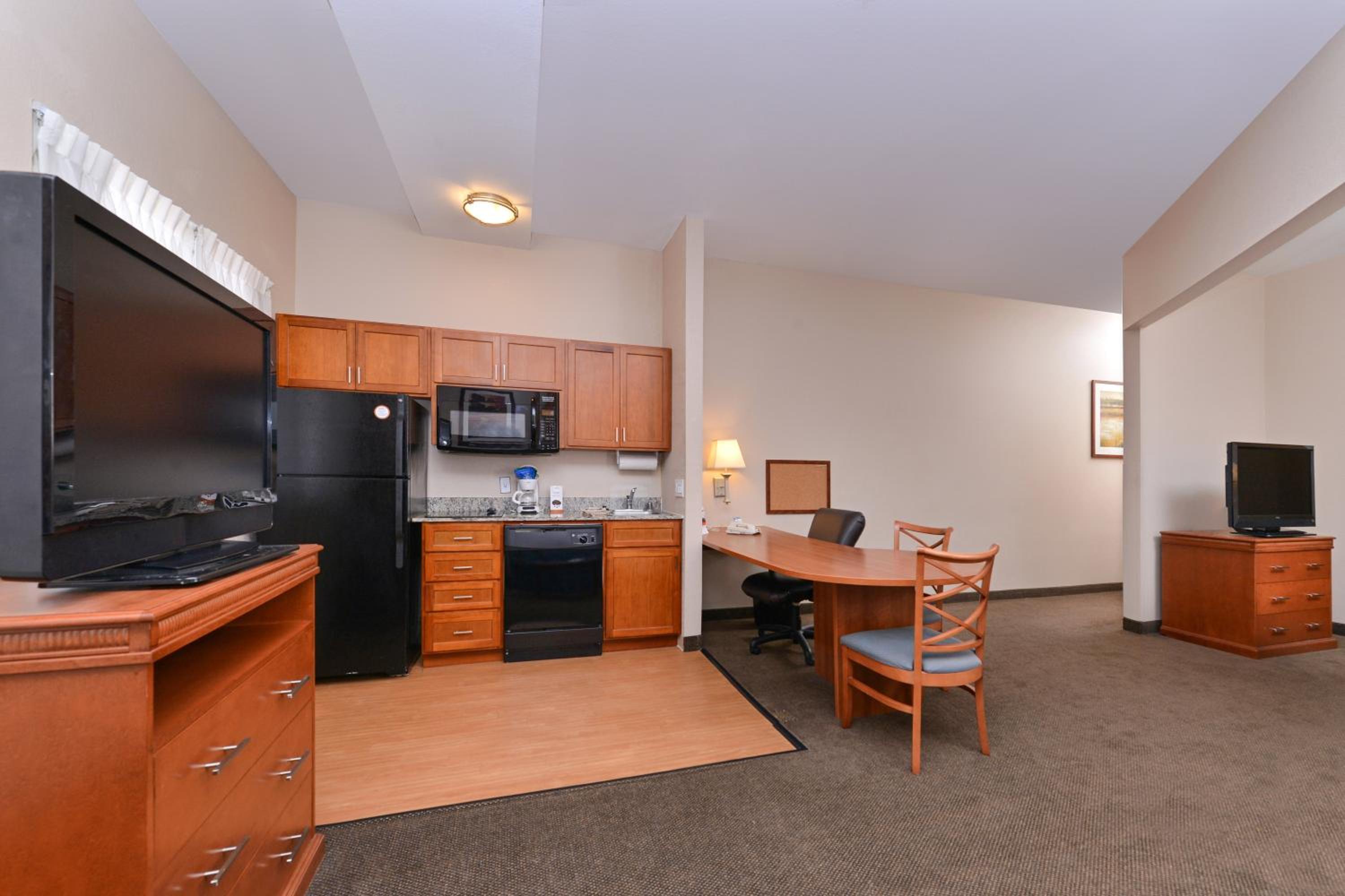 Two-Bedroom Suite with One King and One Queen Bed - Photo 1