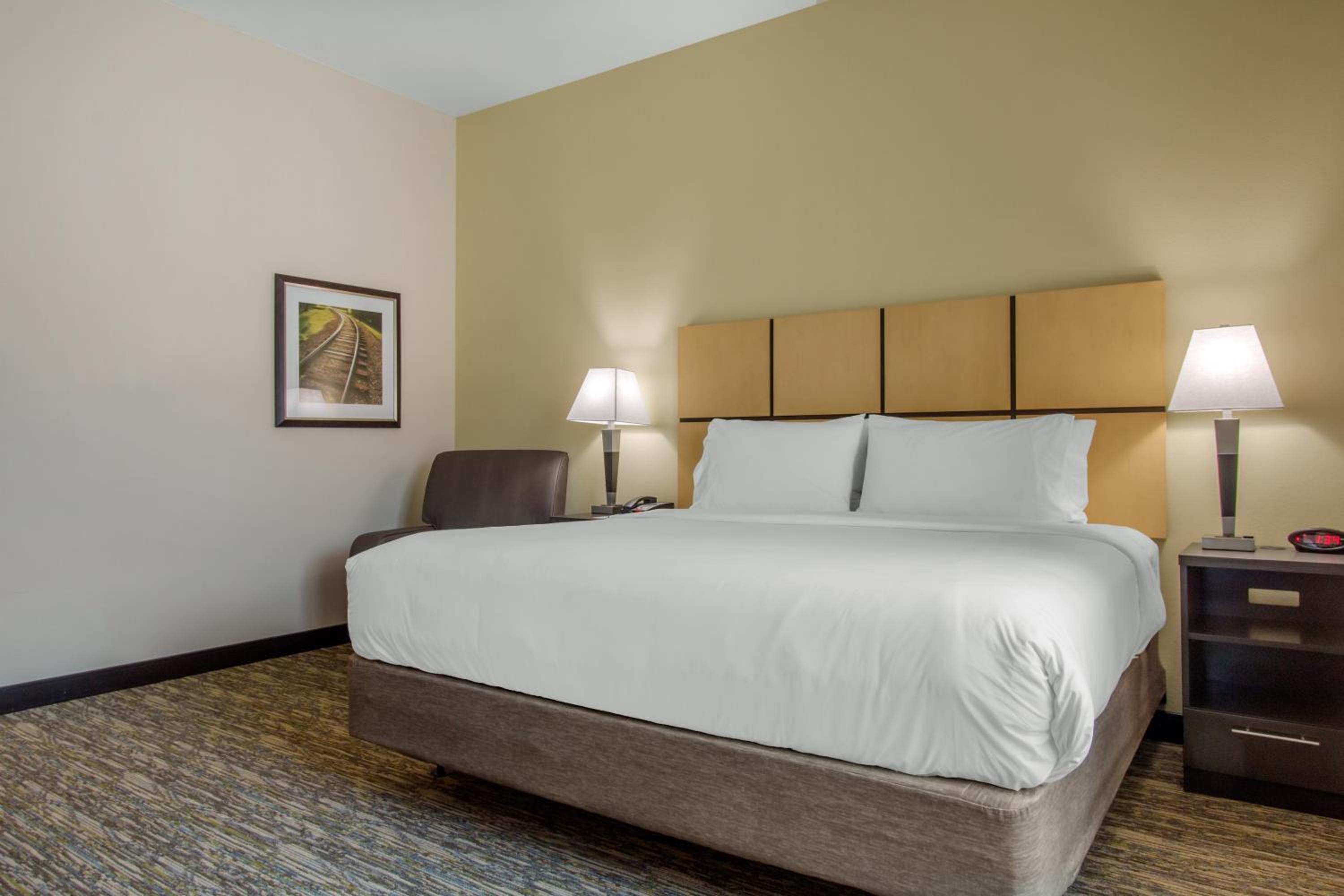 Queen Studio Suite with Two Queen Beds - Mobility Access Tub/Non-Smoking