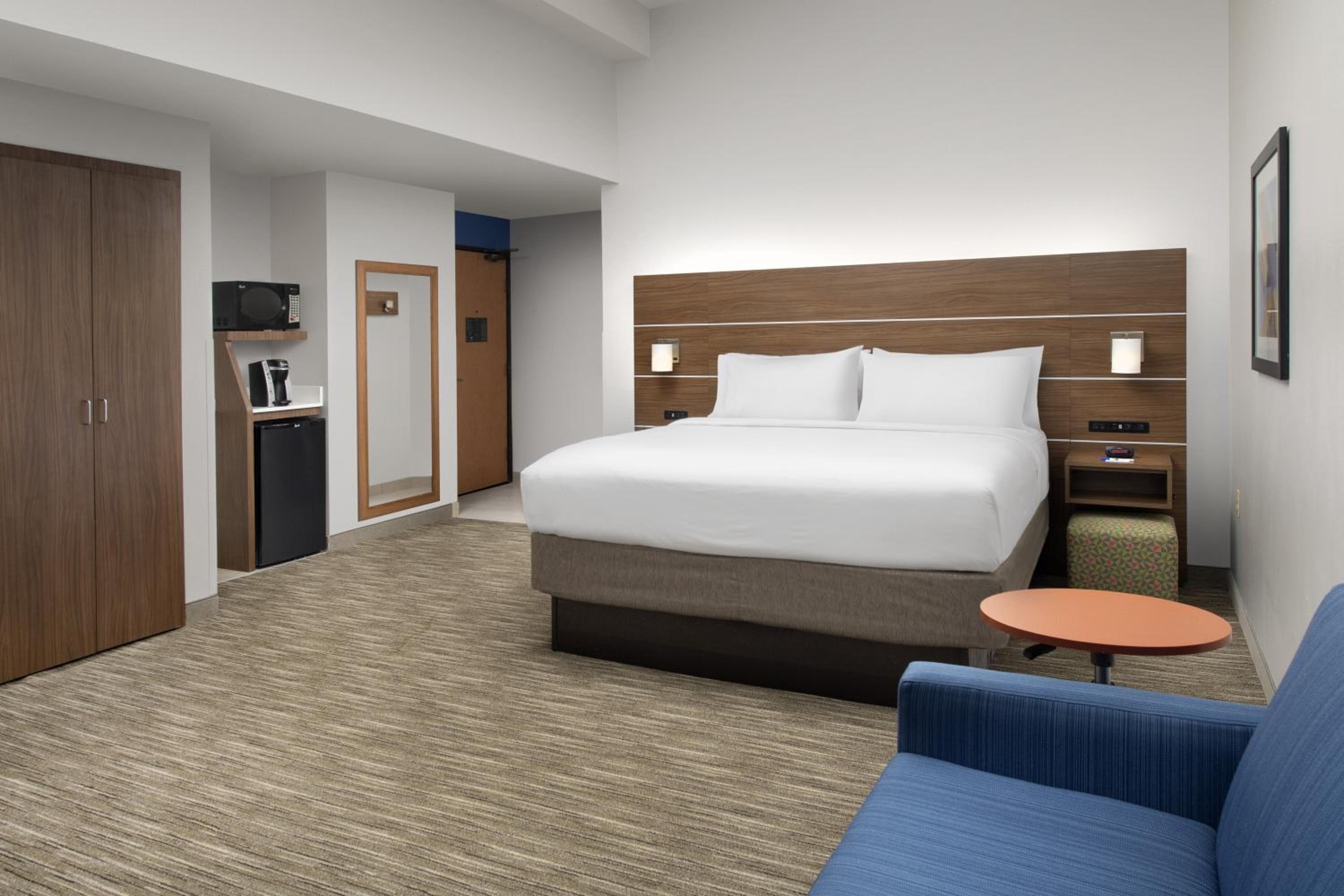 Standard King Room - Photo 6