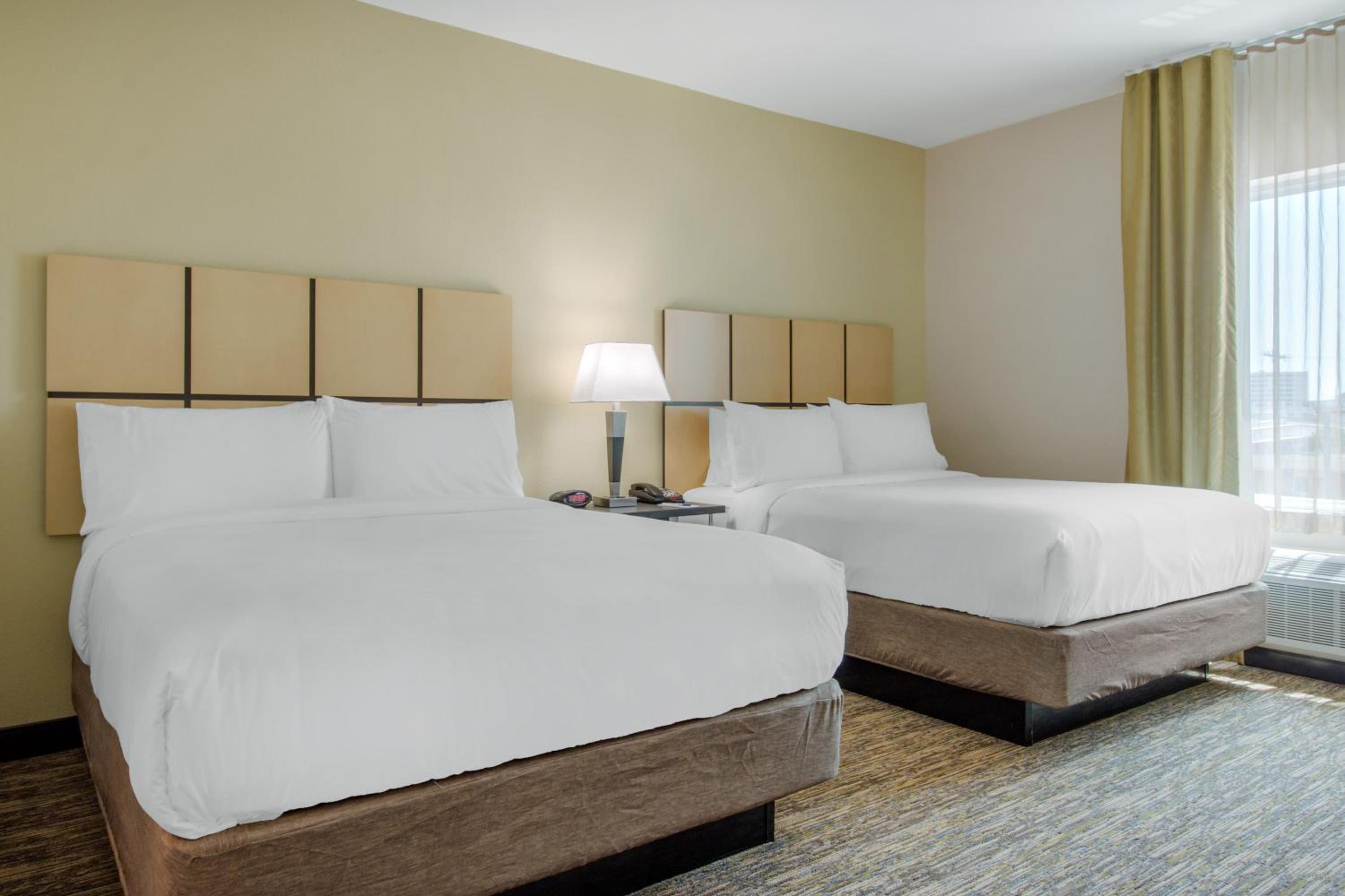 Available room thumbnail 5