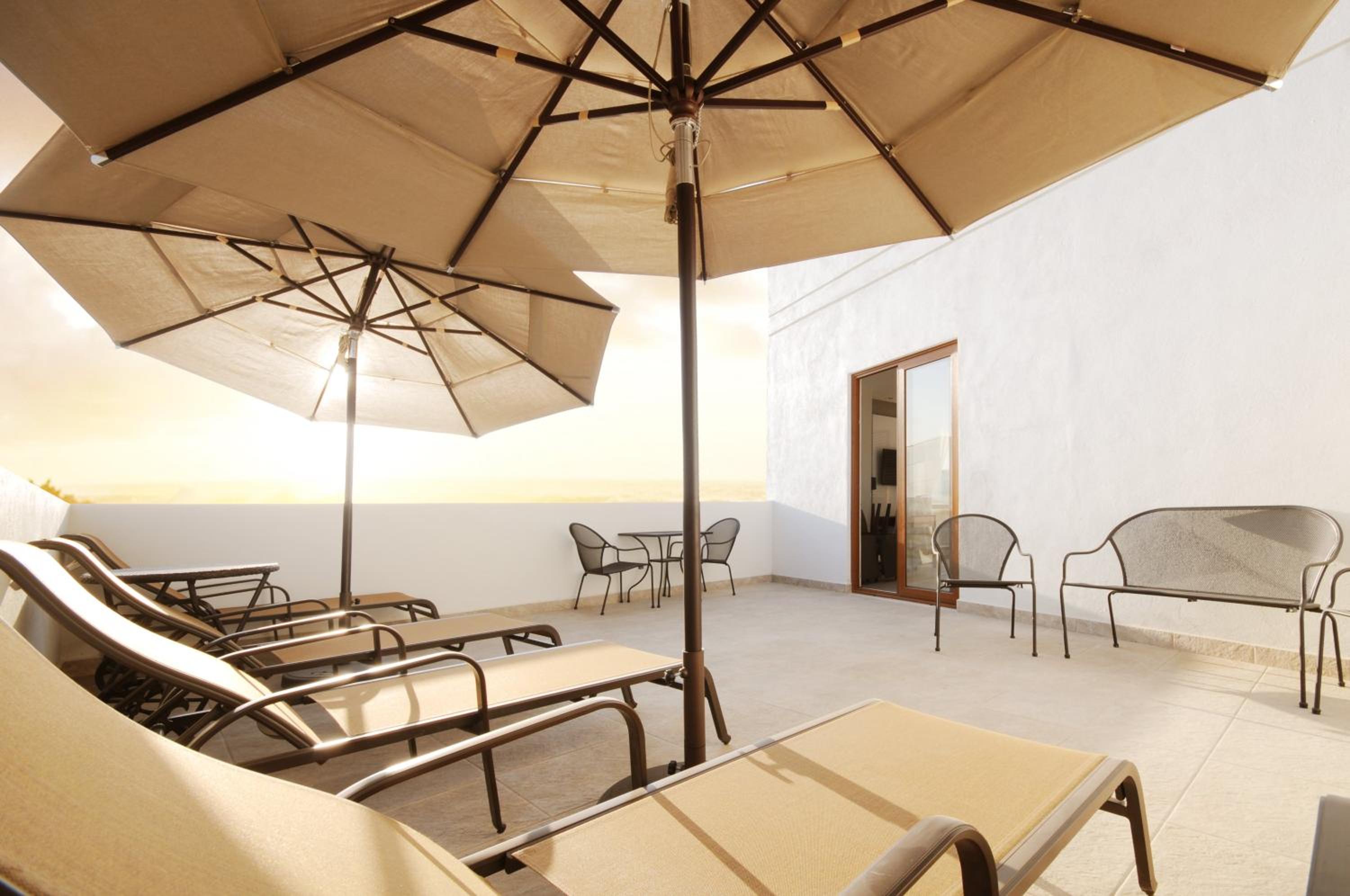 King Suite with Terrace and City View photo 3