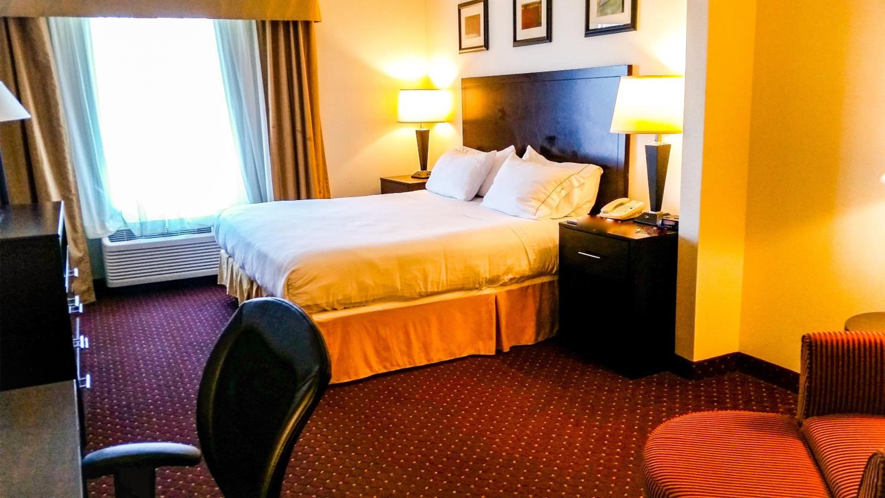 Standard King Room - Photo 1