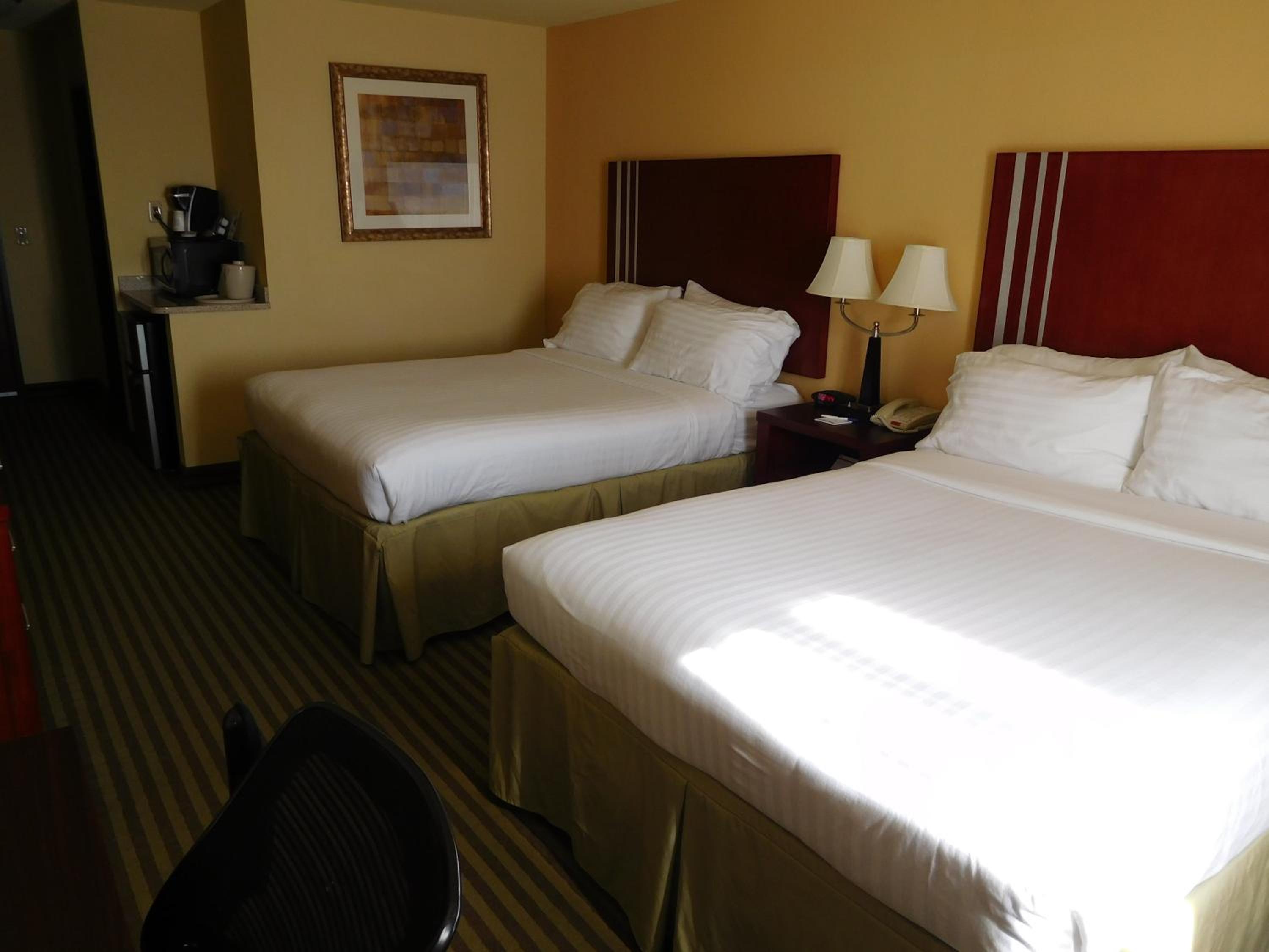 Standard Queen Room with Two Queen Beds - Photo 1